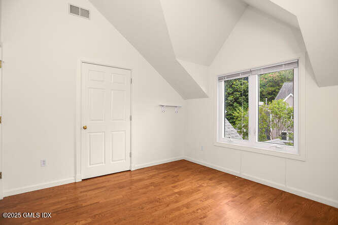 453 E Putnam Avenue 3C