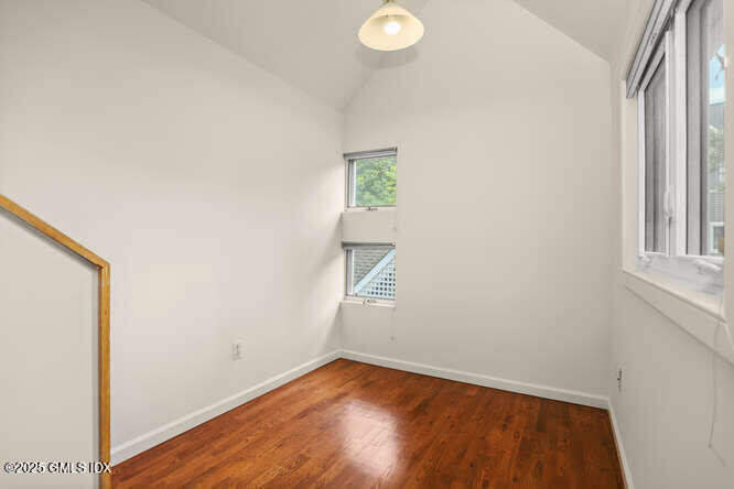 453 E Putnam Avenue 3C