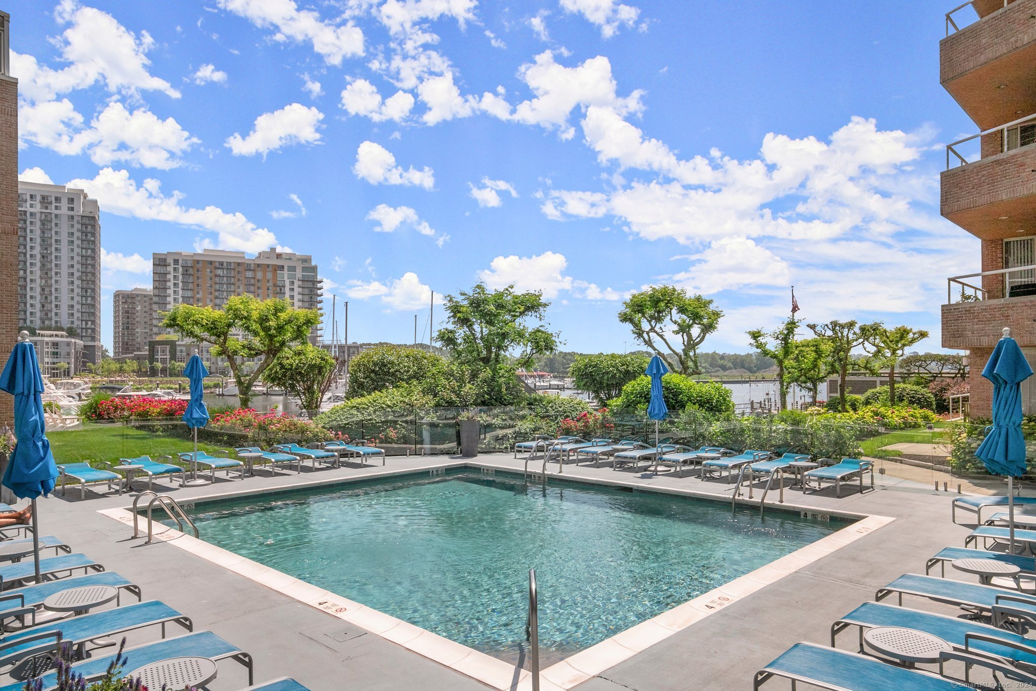 88 Southfield Avenue #601