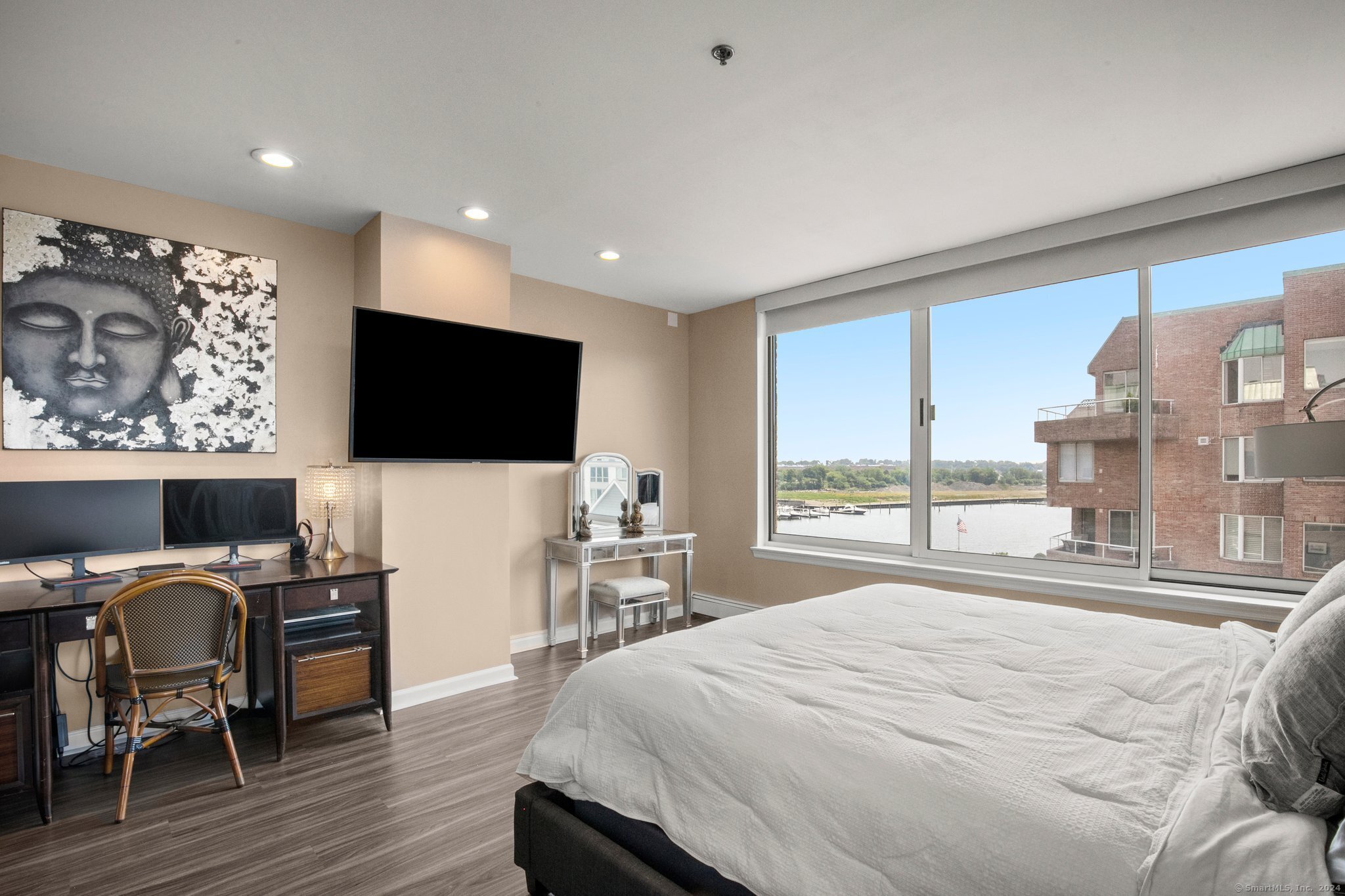88 Southfield Avenue #601