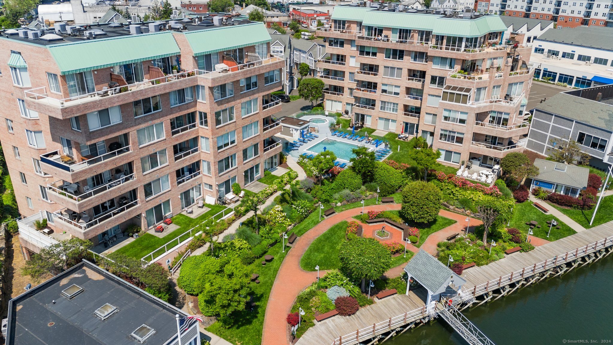 88 Southfield Avenue #601