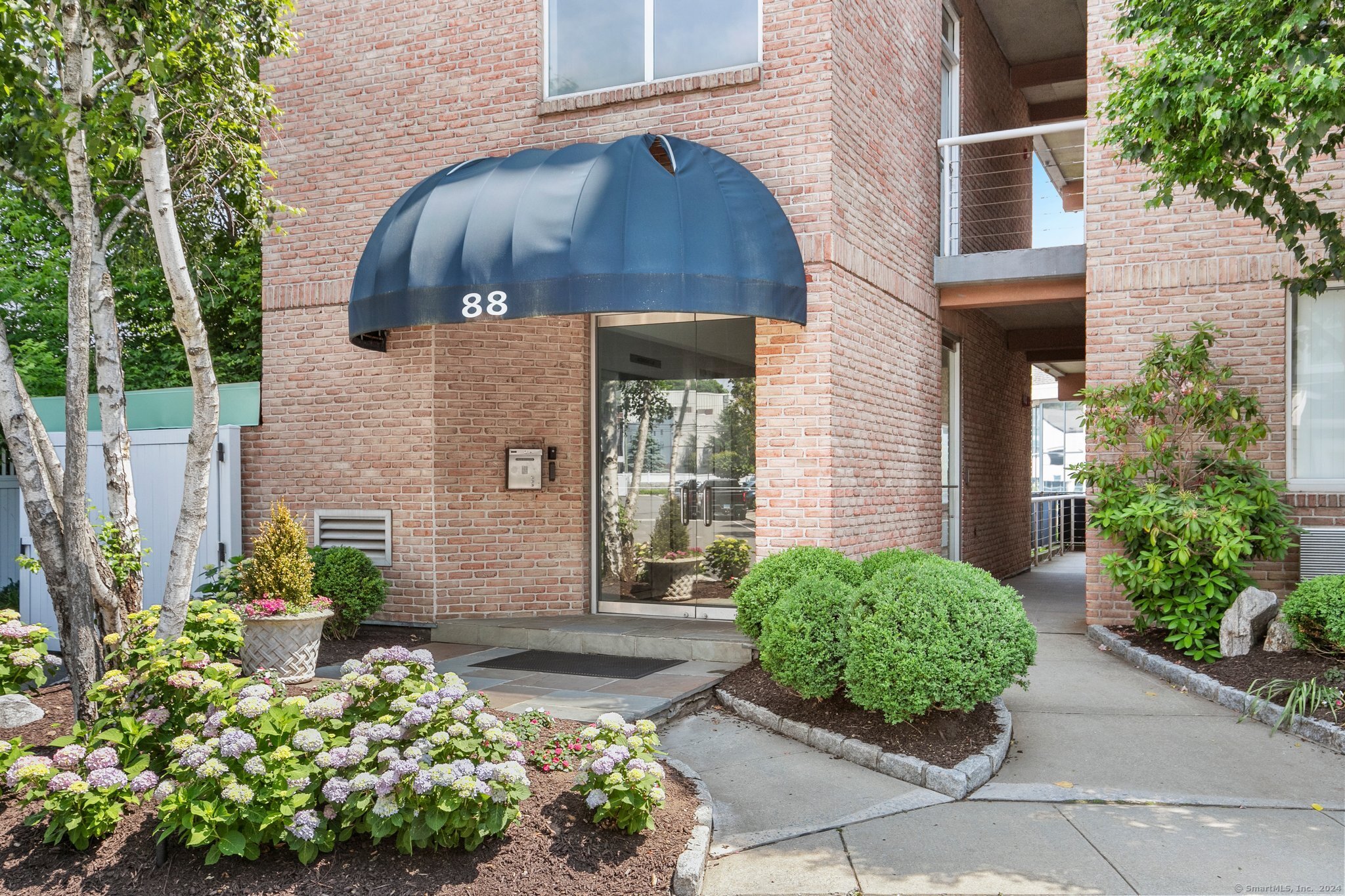 88 Southfield Avenue #601