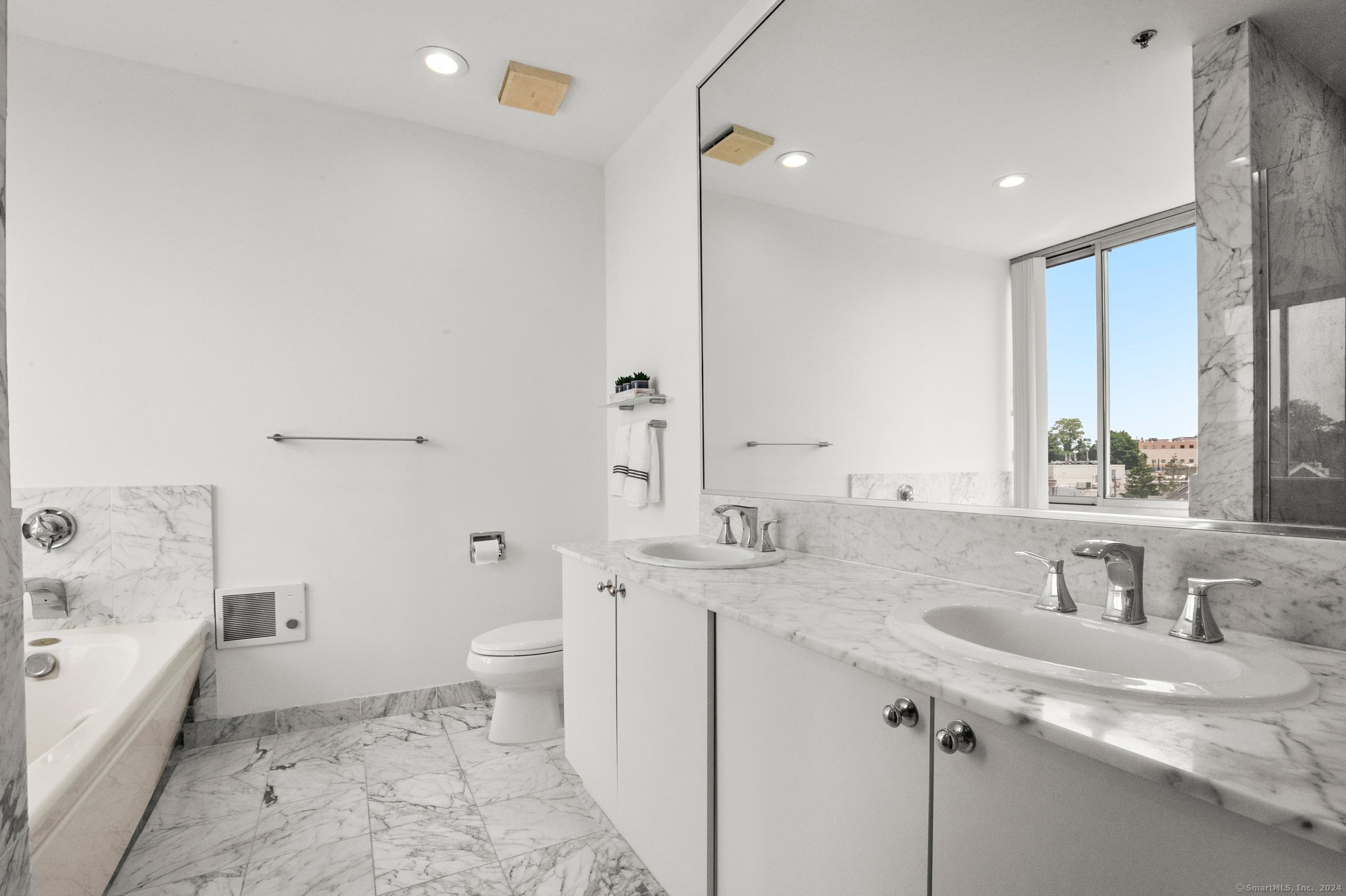 88 Southfield Avenue #601
