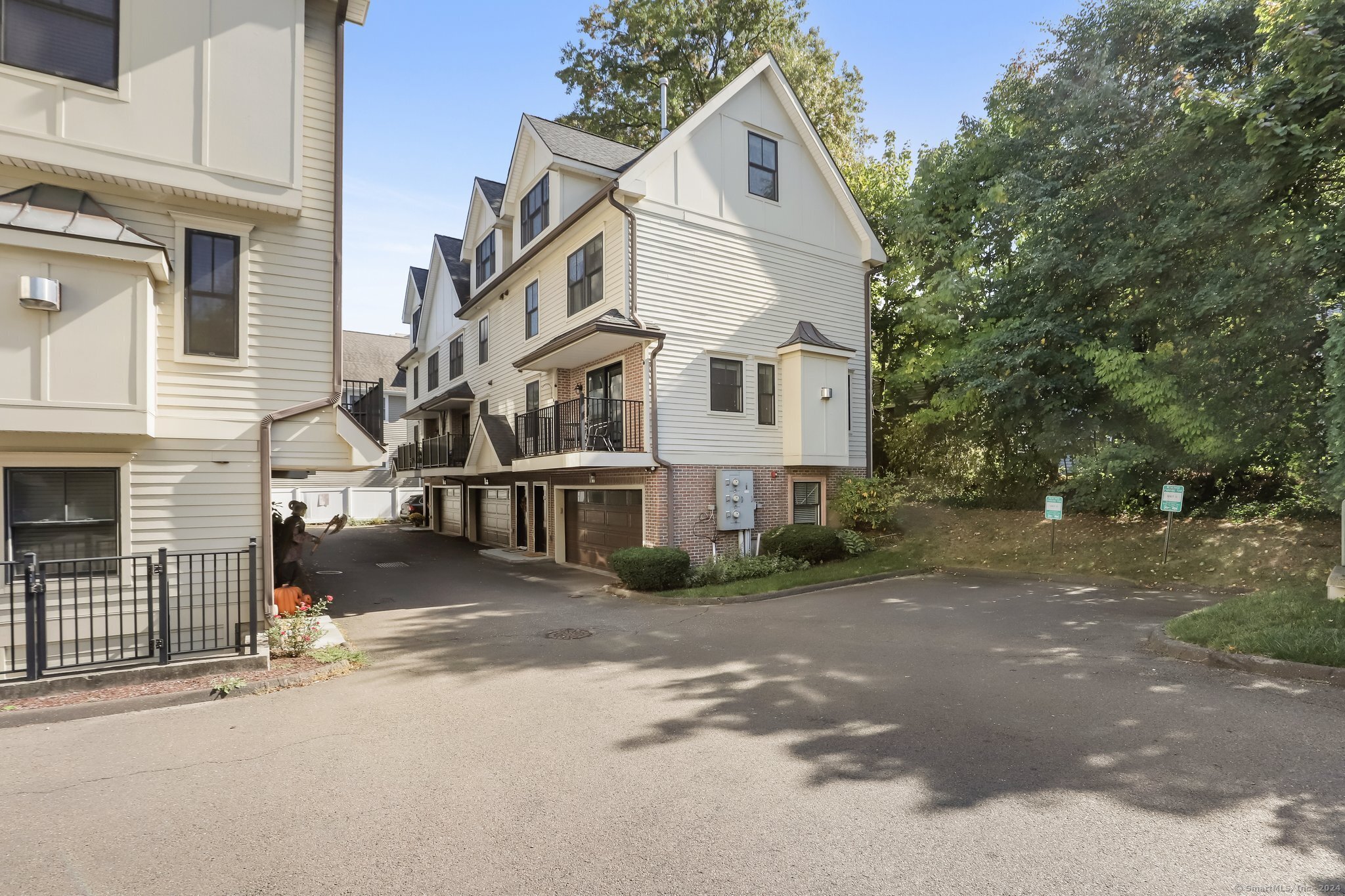 109 Forest Street 13