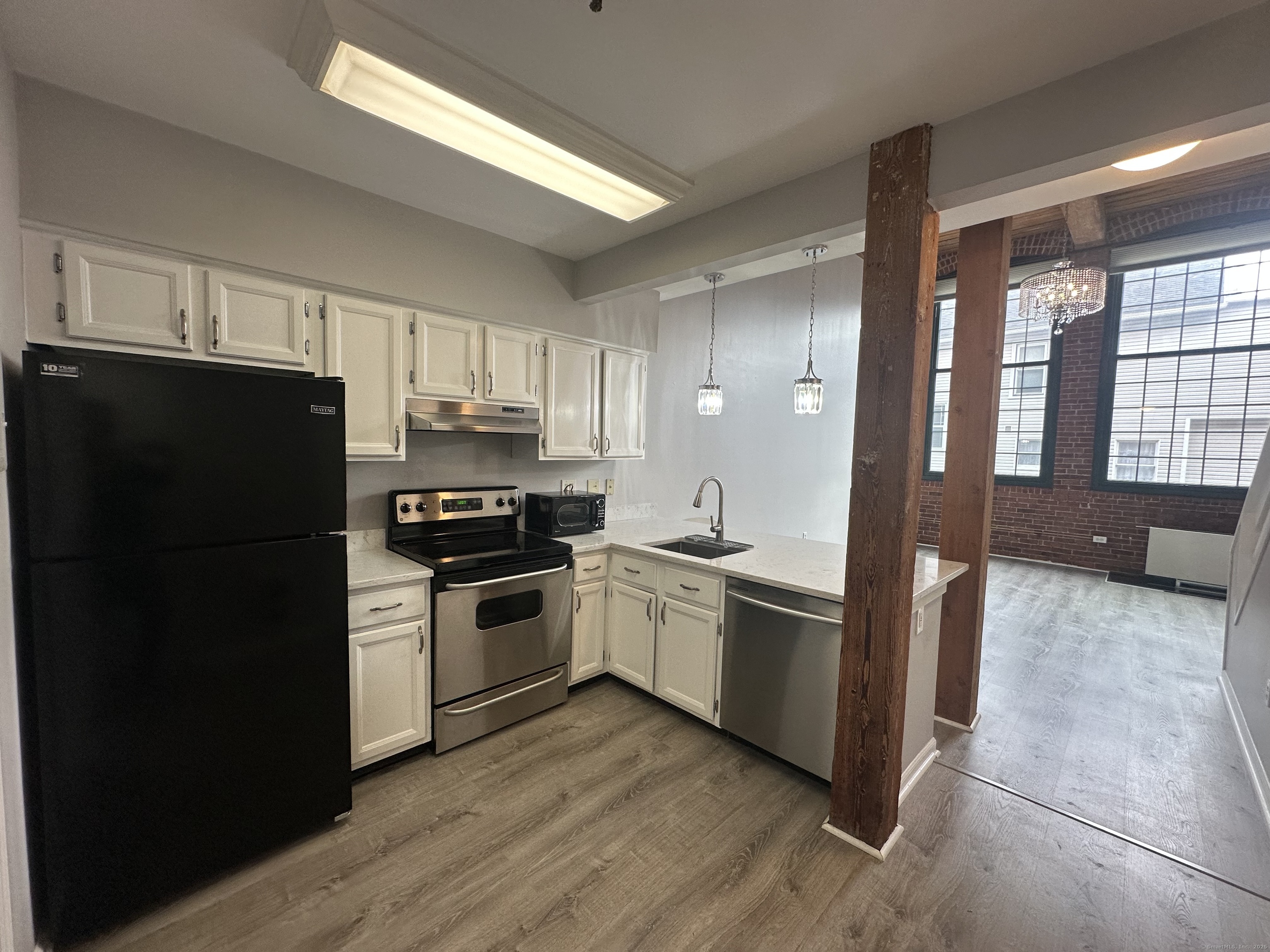 25 Grand Street APT 104