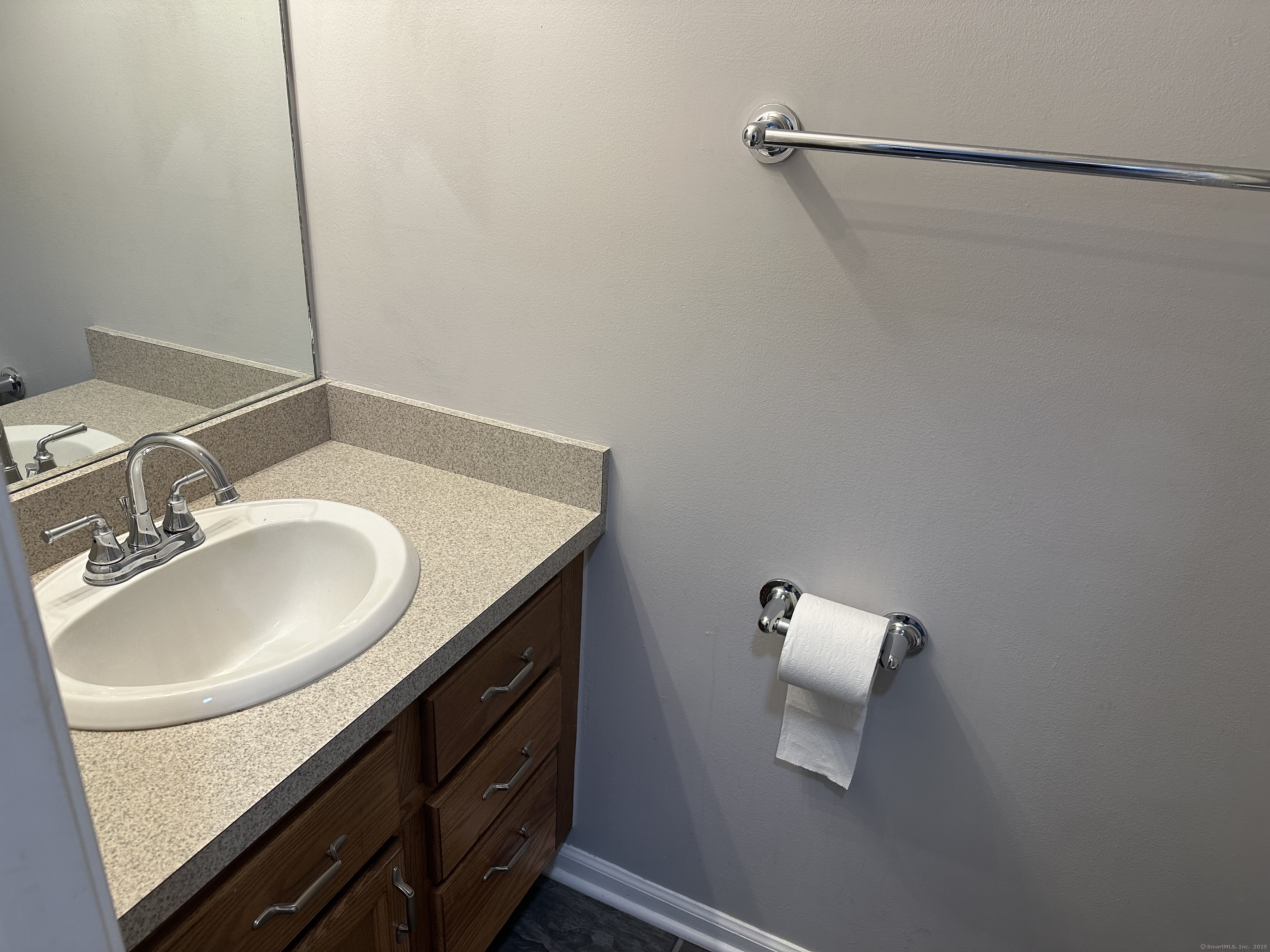 25 Grand Street APT 104