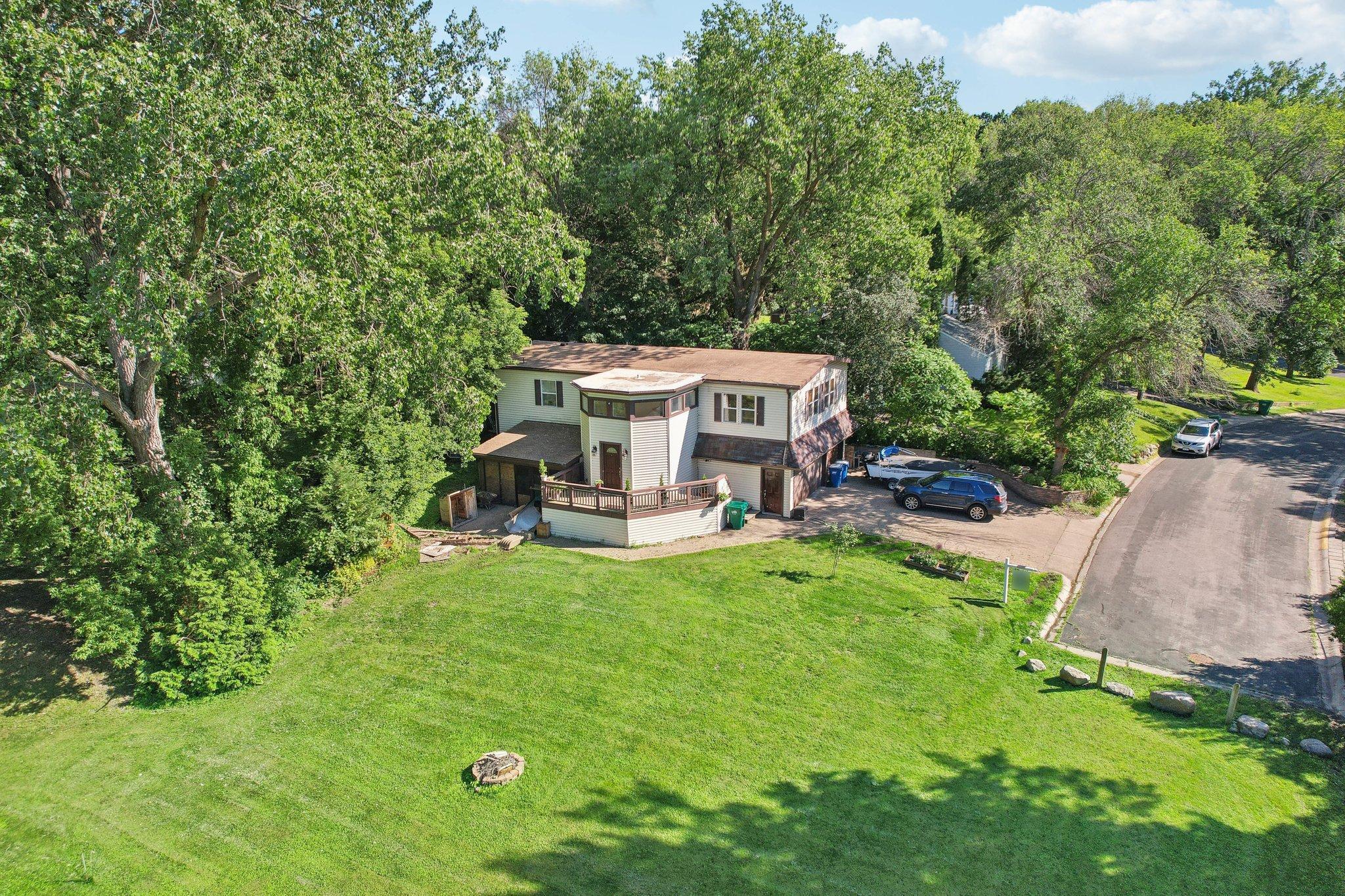 2914 Bradford Lane