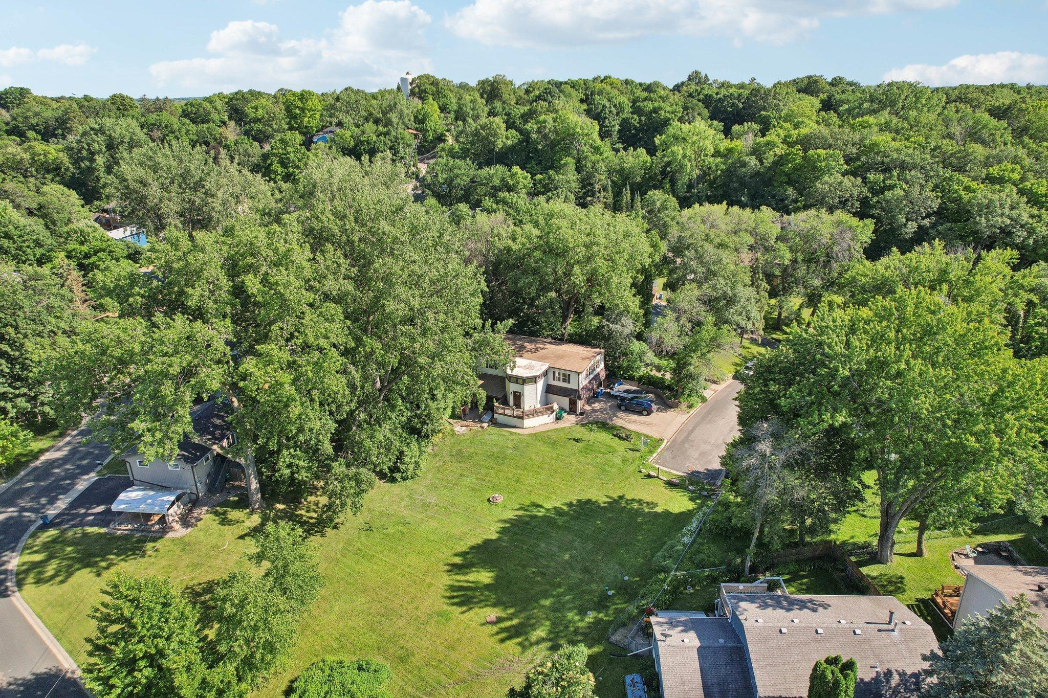 2914 Bradford Lane