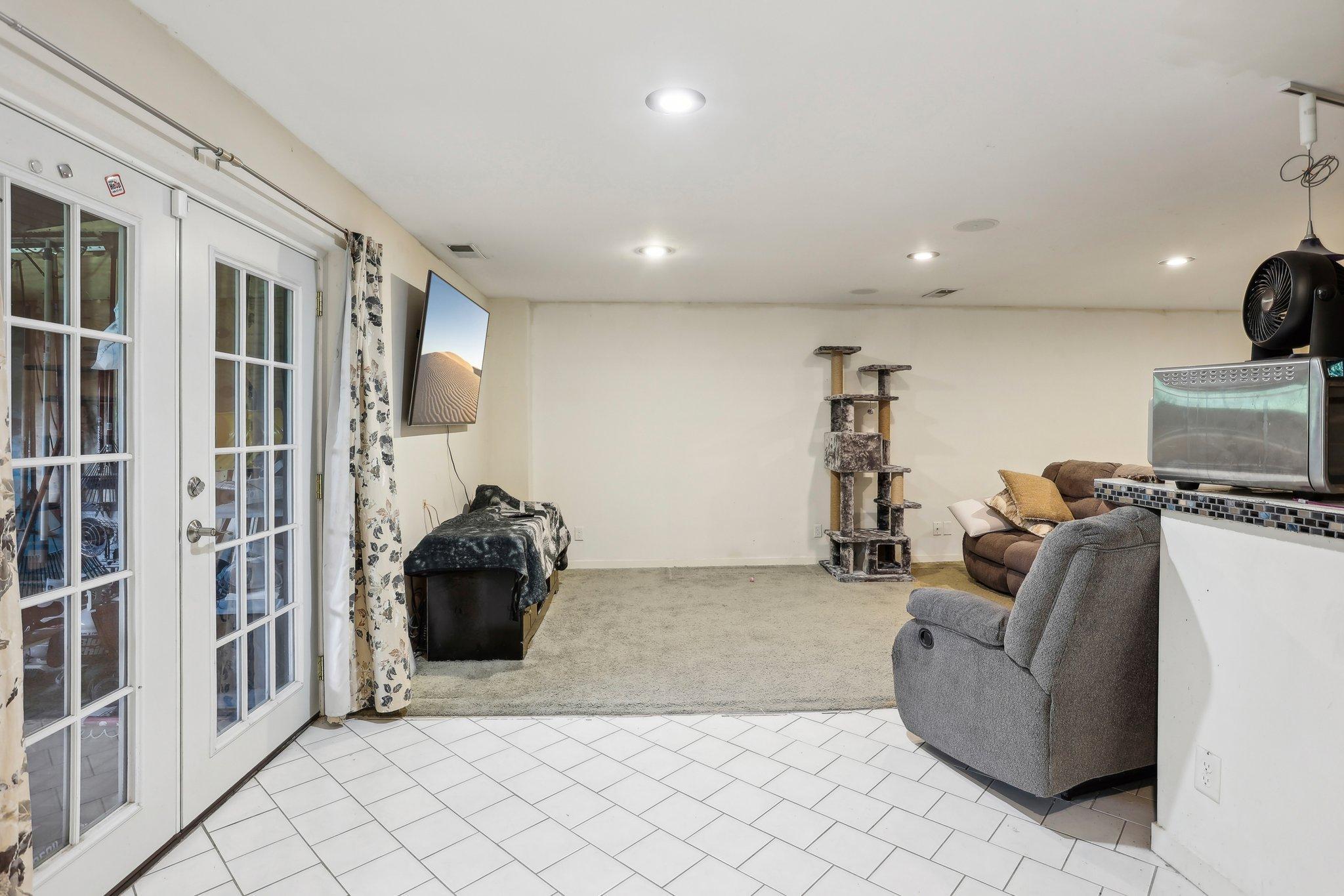 2914 Bradford Lane