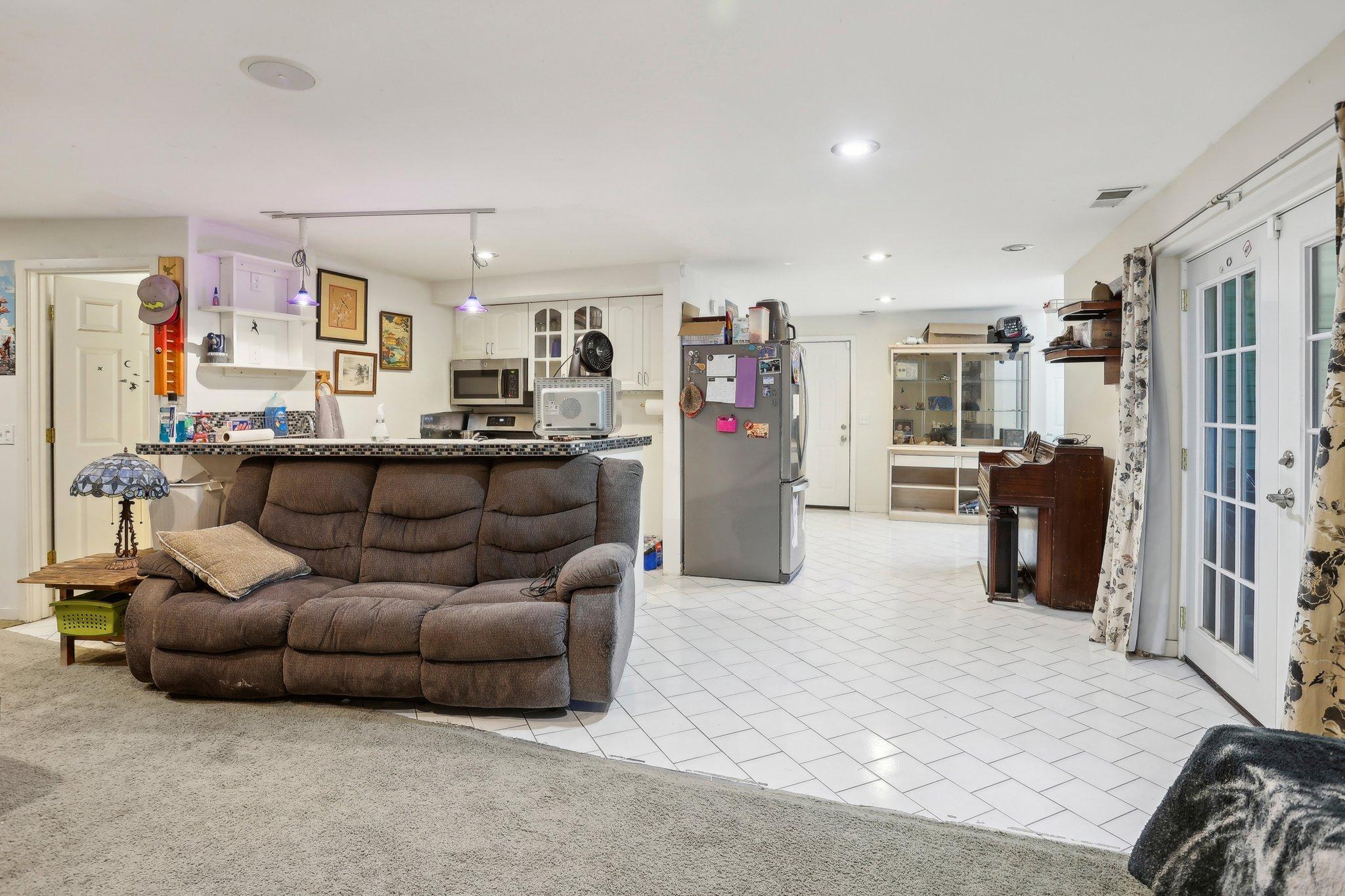 2914 Bradford Lane