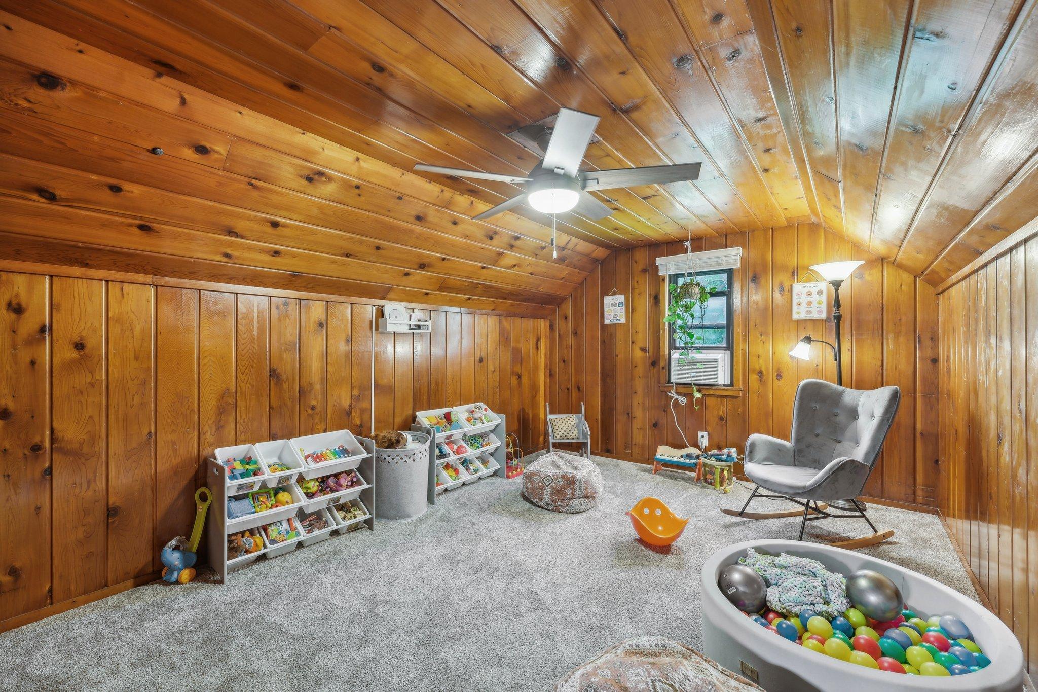 1460 Halgren Road