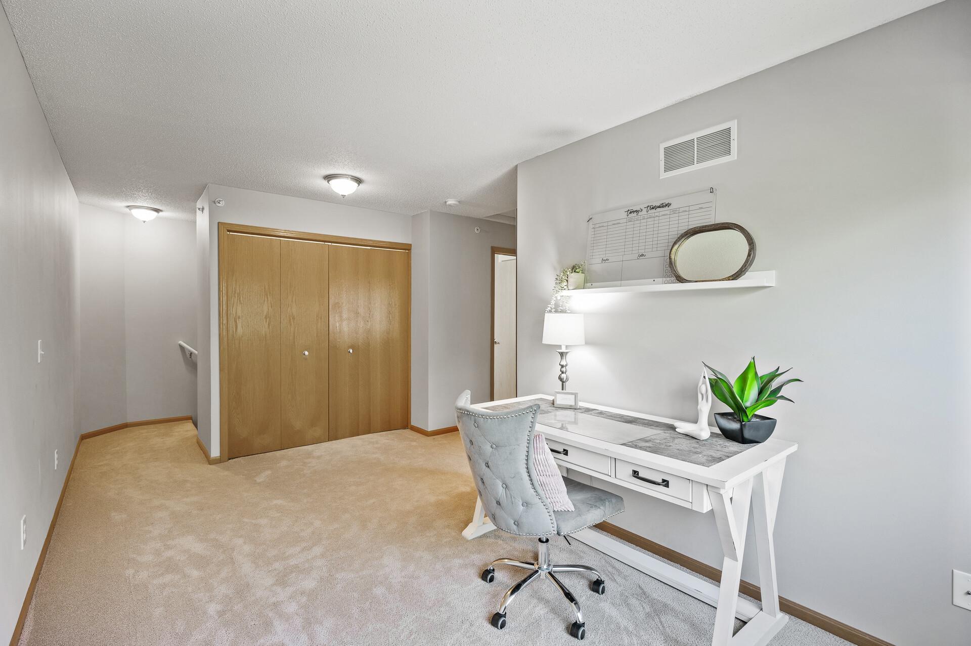 8484 Minuteman Alcove