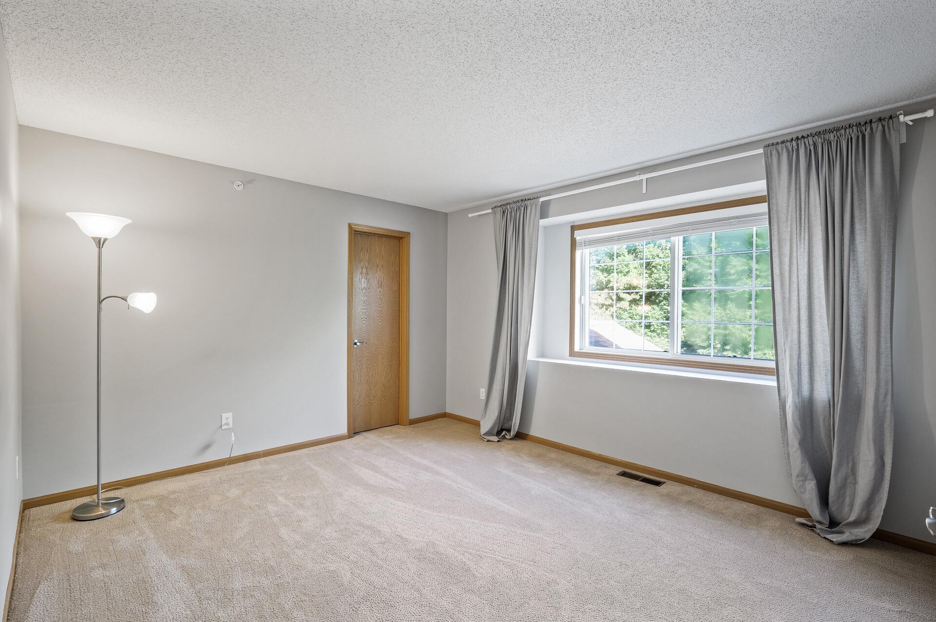 8484 Minuteman Alcove
