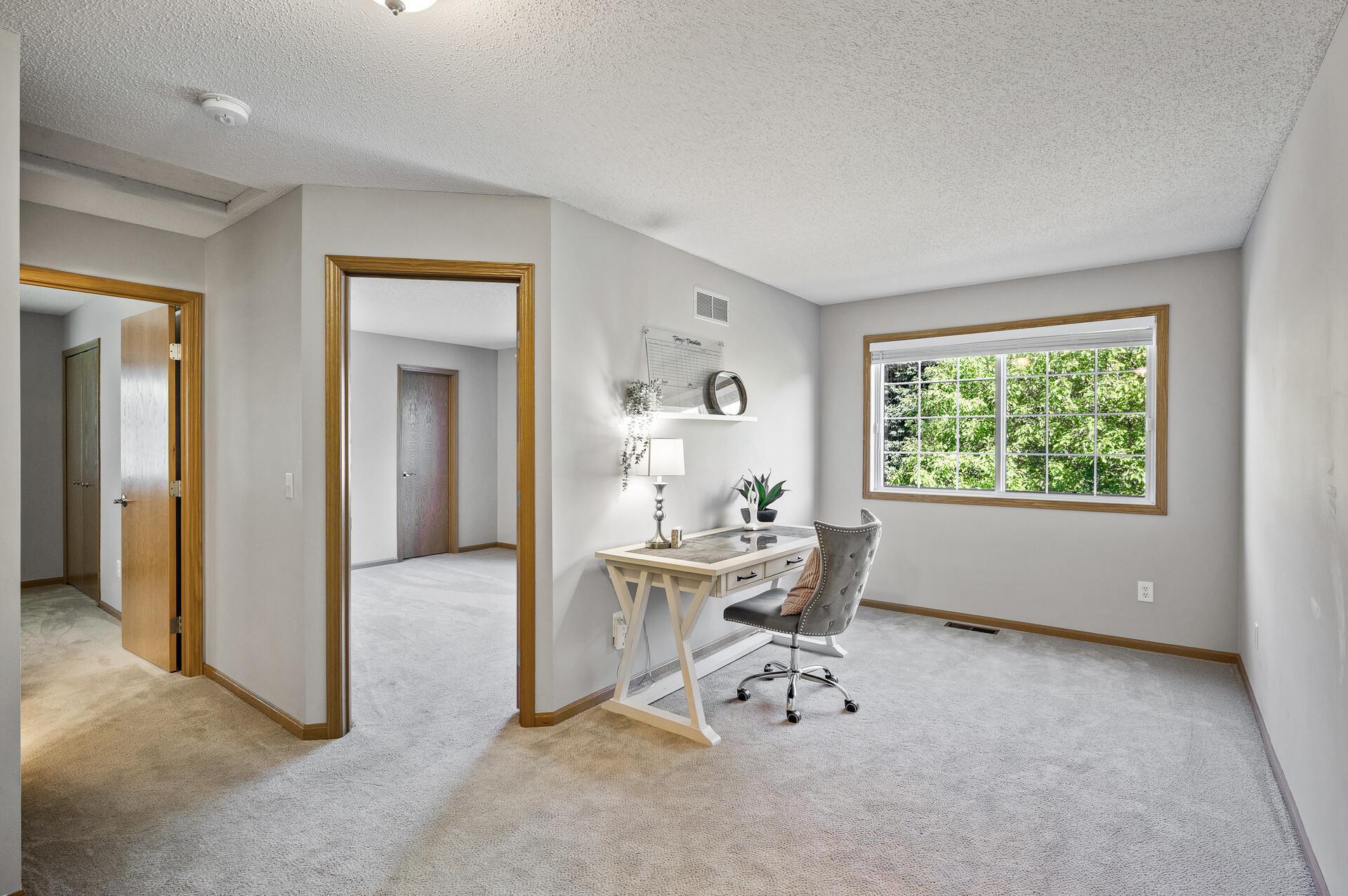 8484 Minuteman Alcove