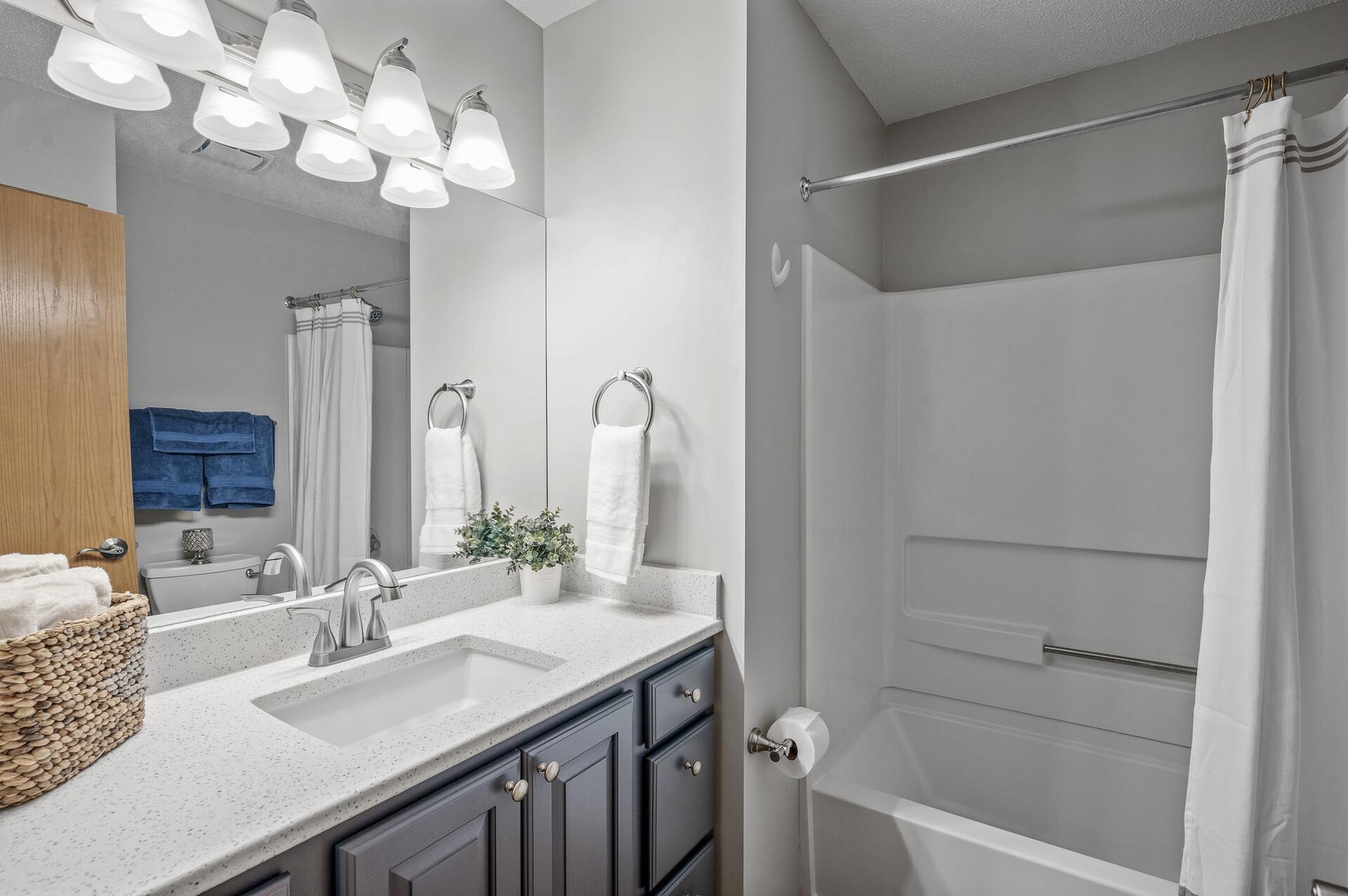 8484 Minuteman Alcove