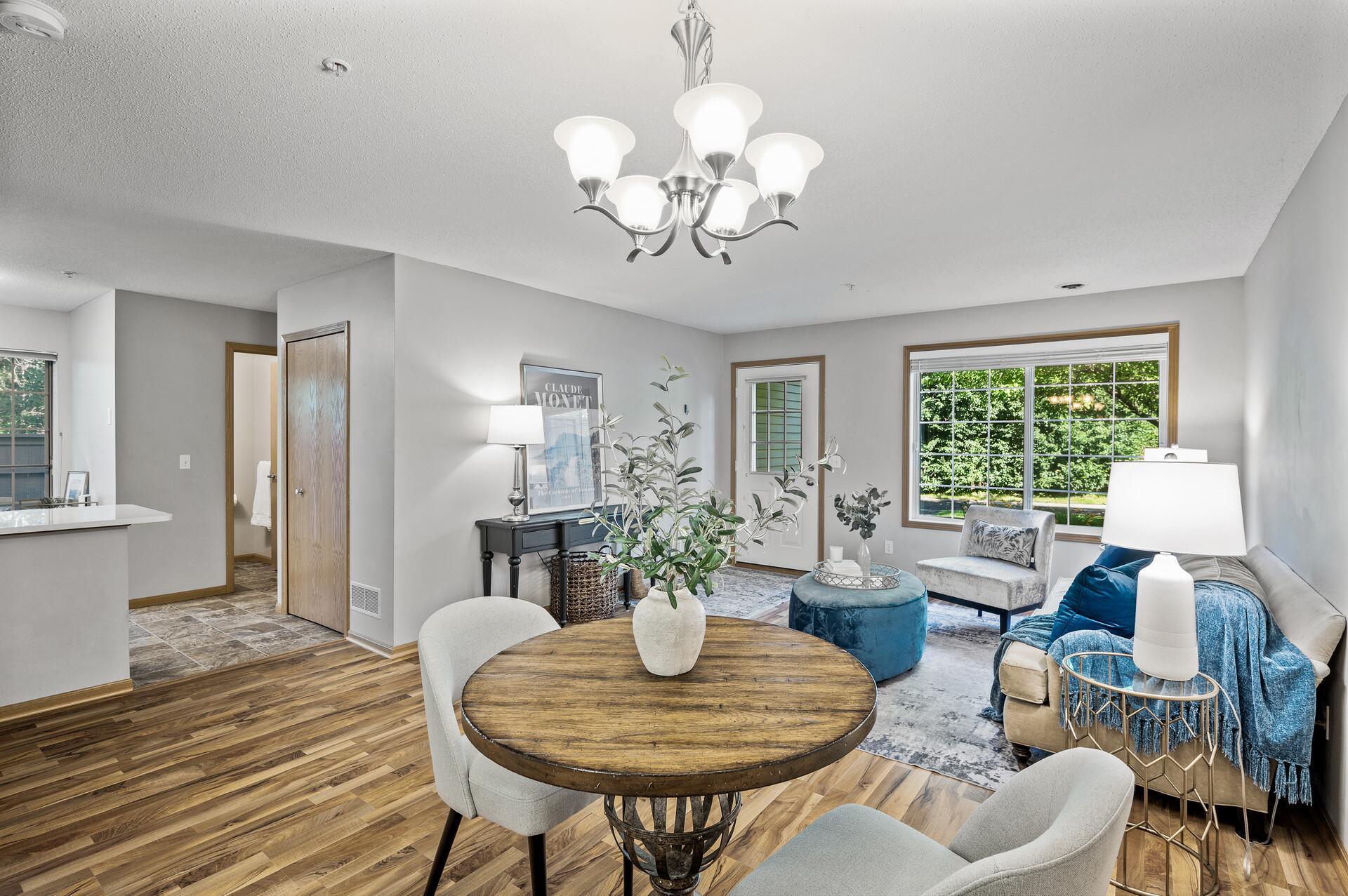 8484 Minuteman Alcove