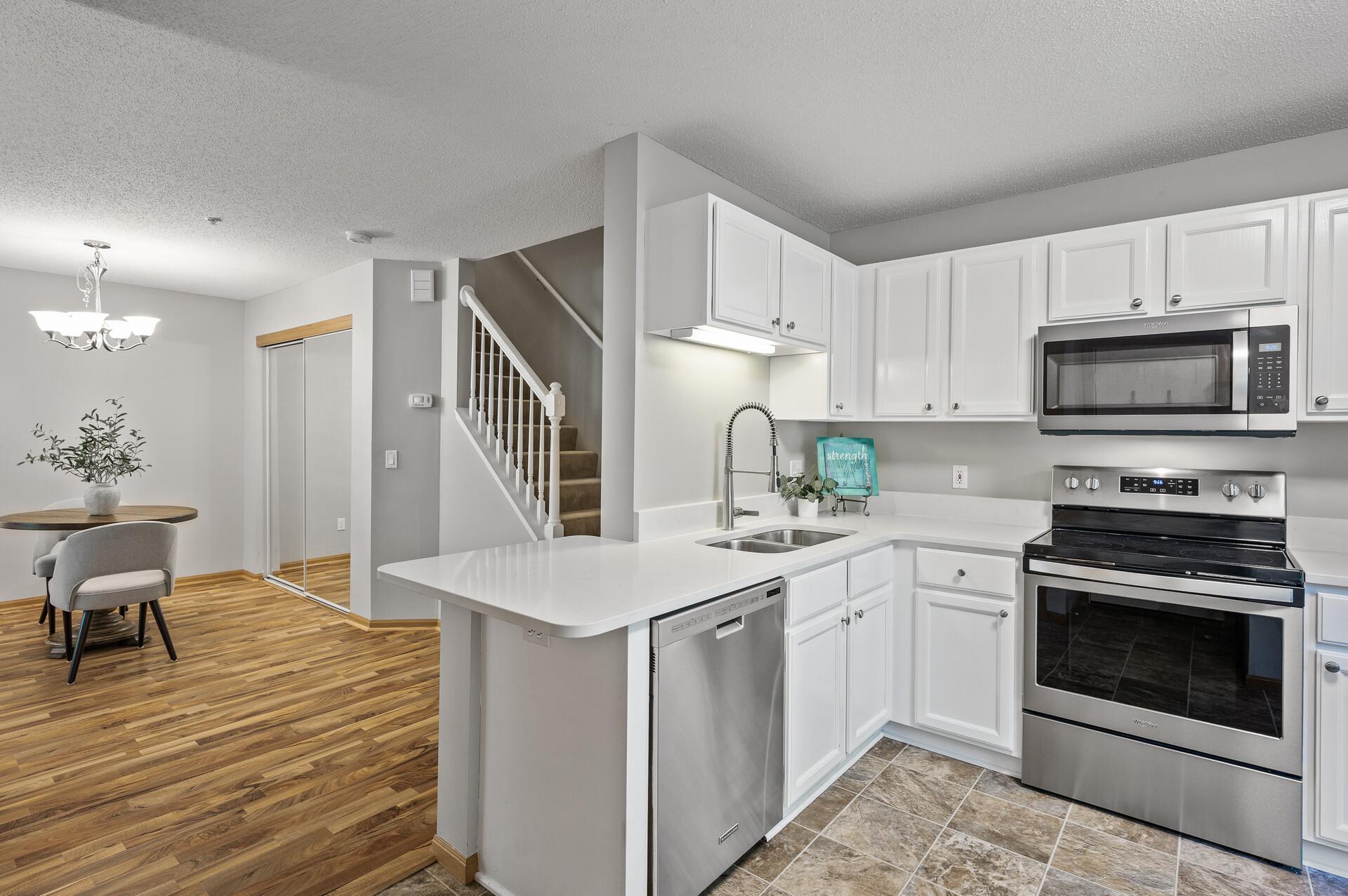 8484 Minuteman Alcove