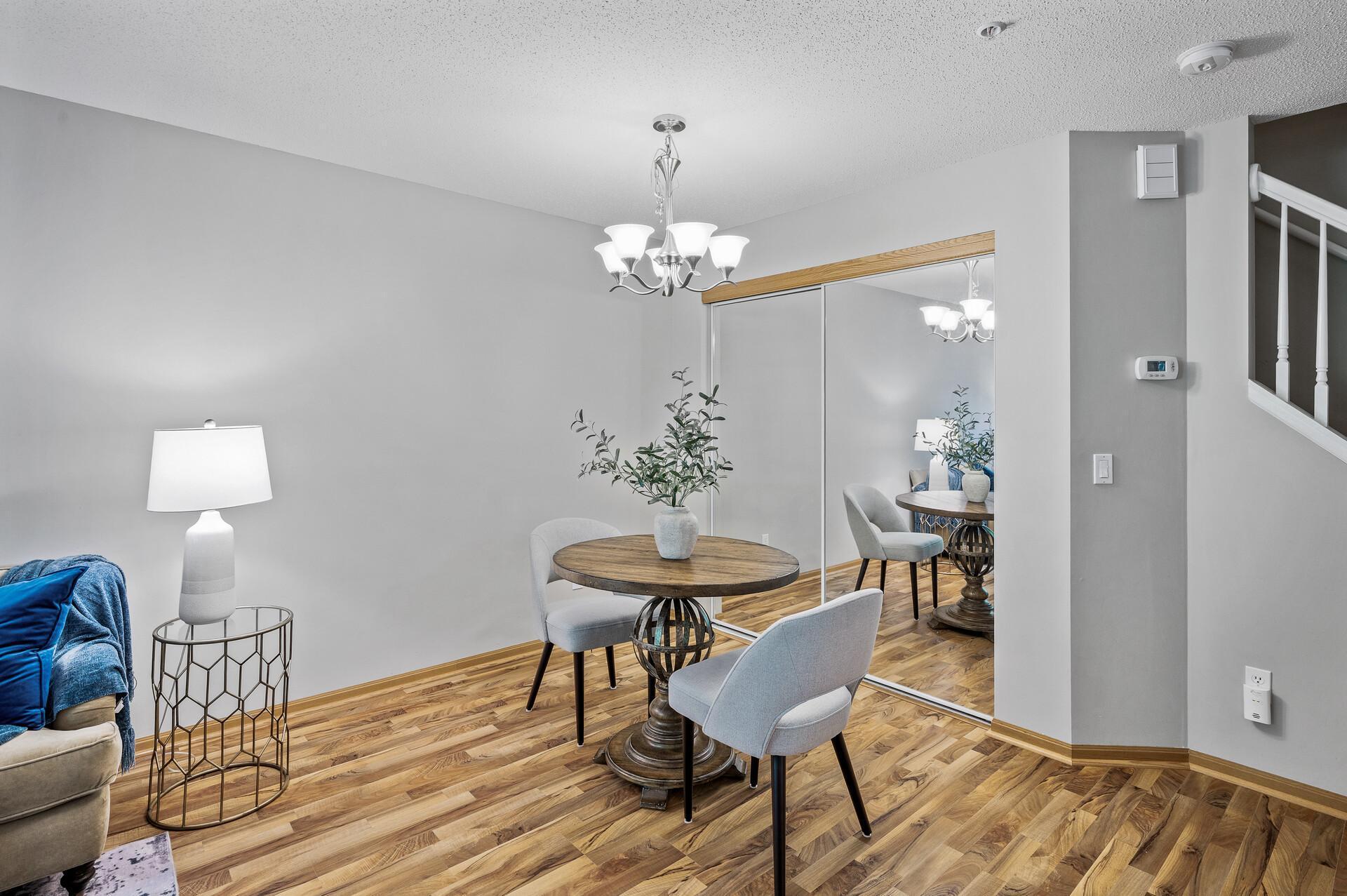 8484 Minuteman Alcove