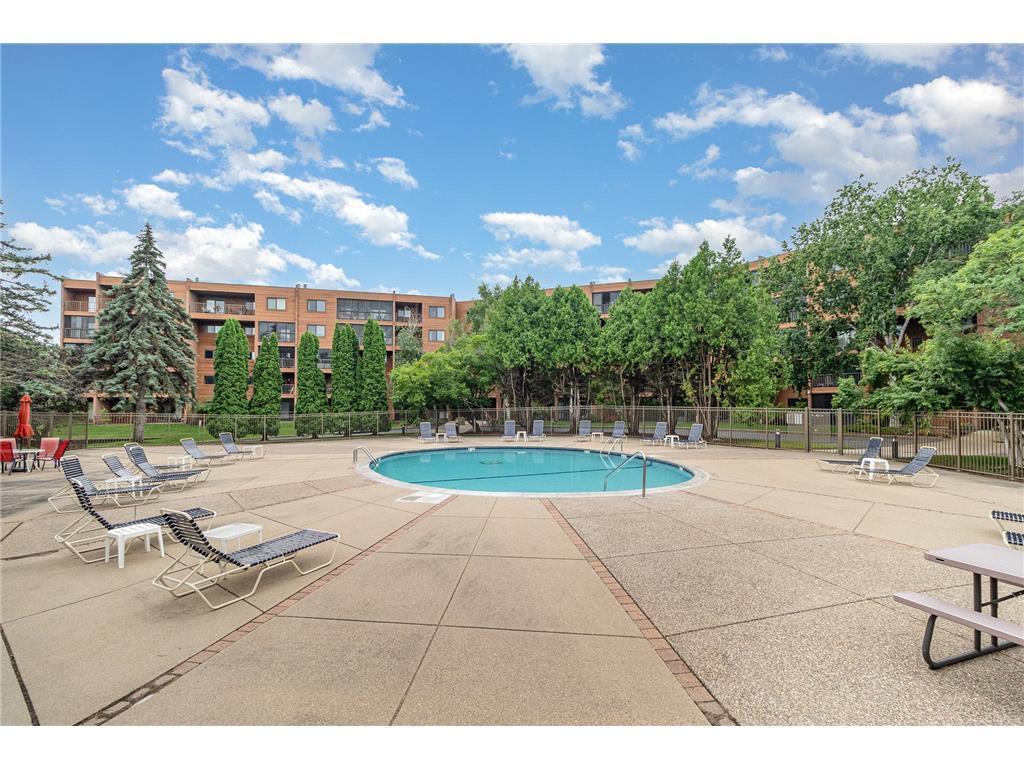 3320 Louisiana Avenue S Unit: 410