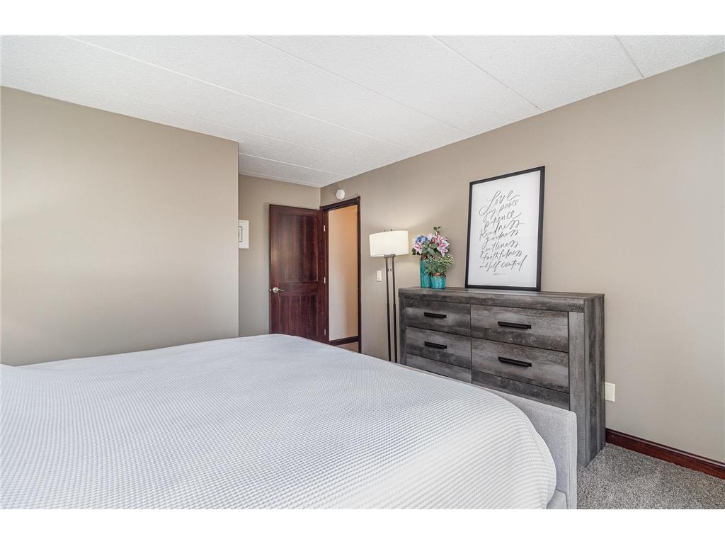 3320 Louisiana Avenue S Unit: 410