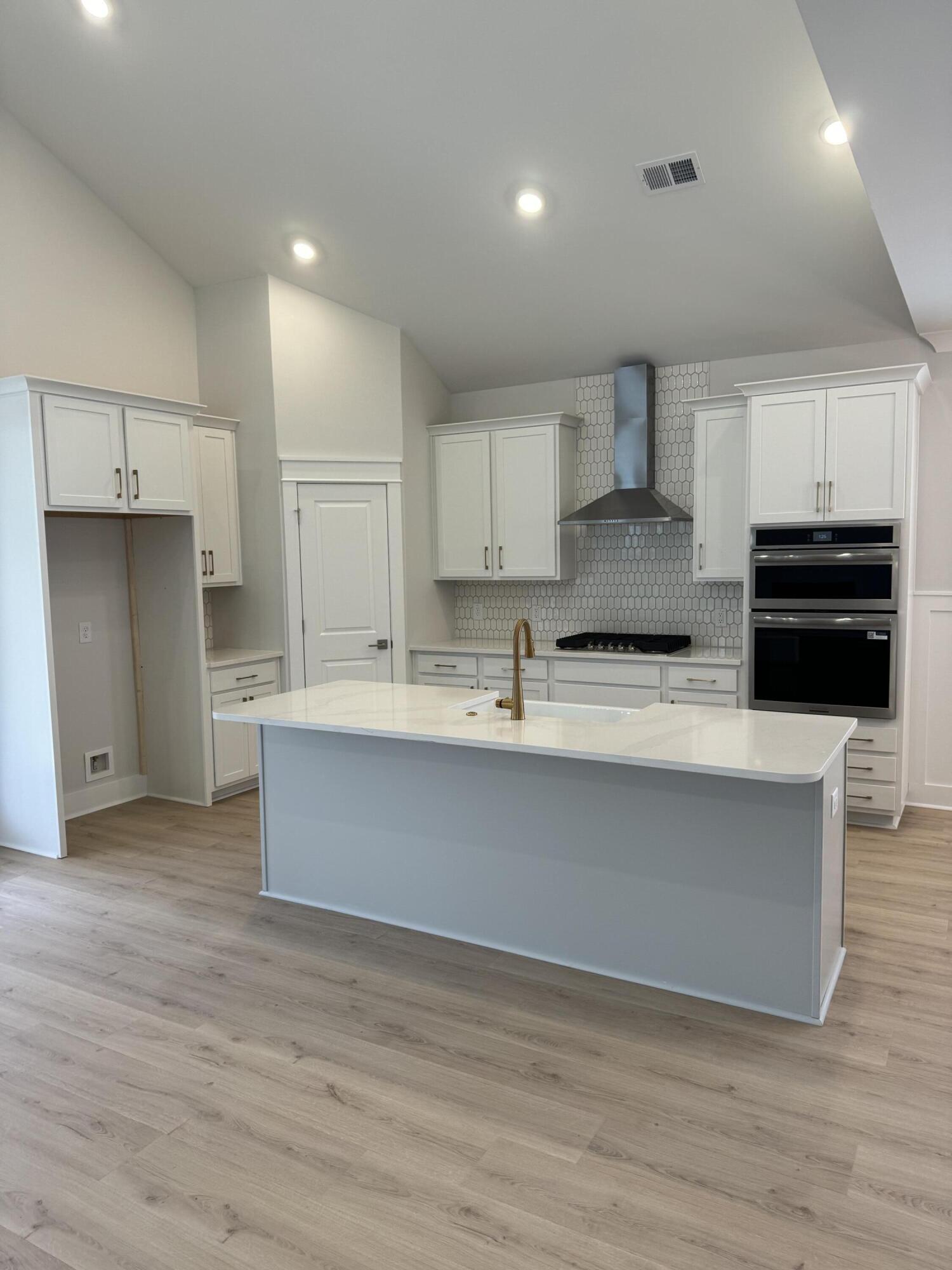 1165 Oak Bluff Avenue