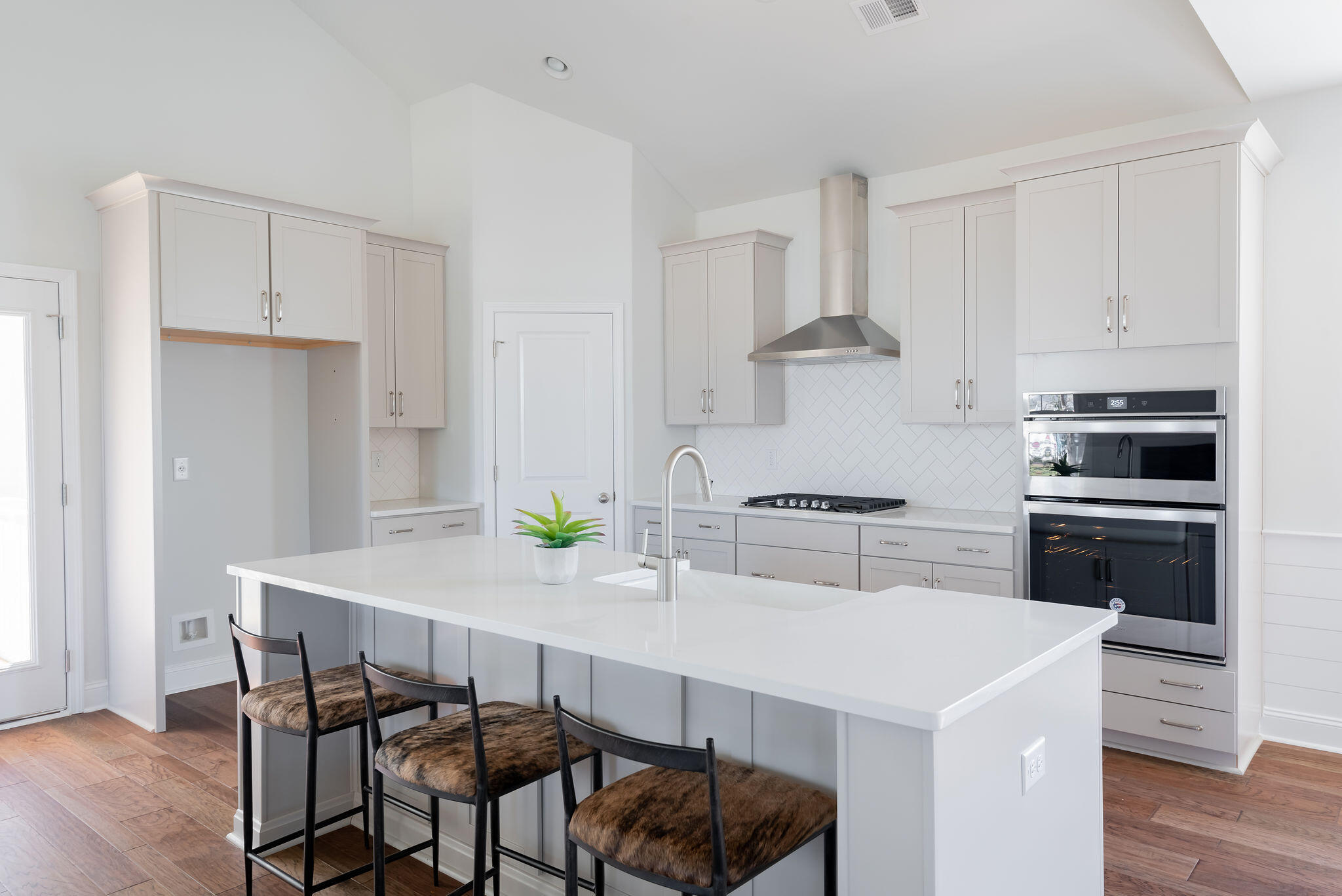 1165 Oak Bluff Avenue