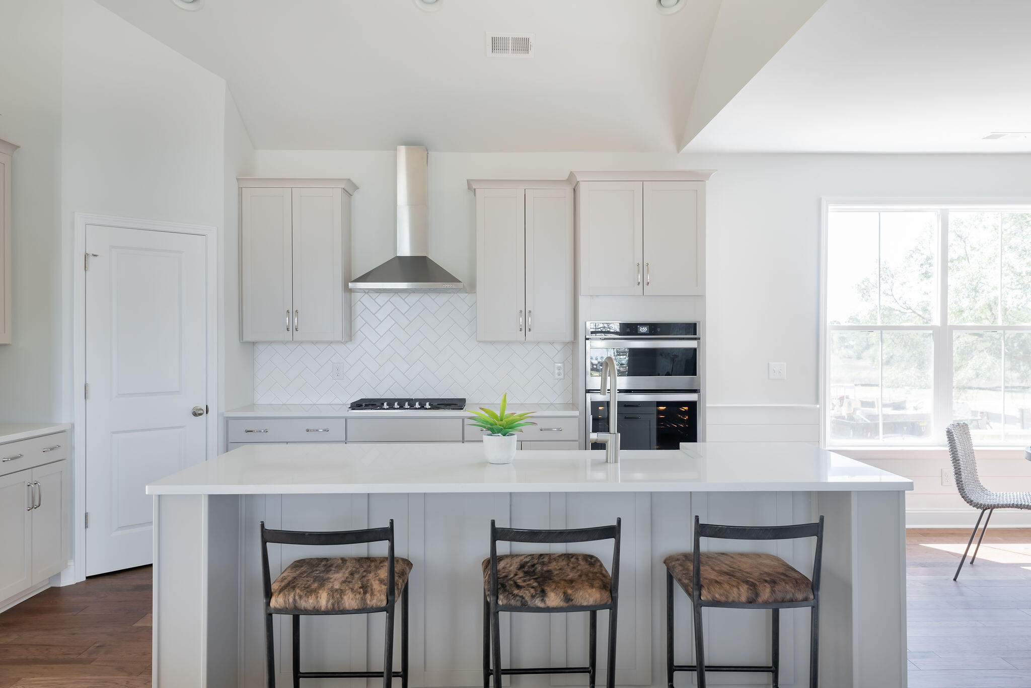 1165 Oak Bluff Avenue