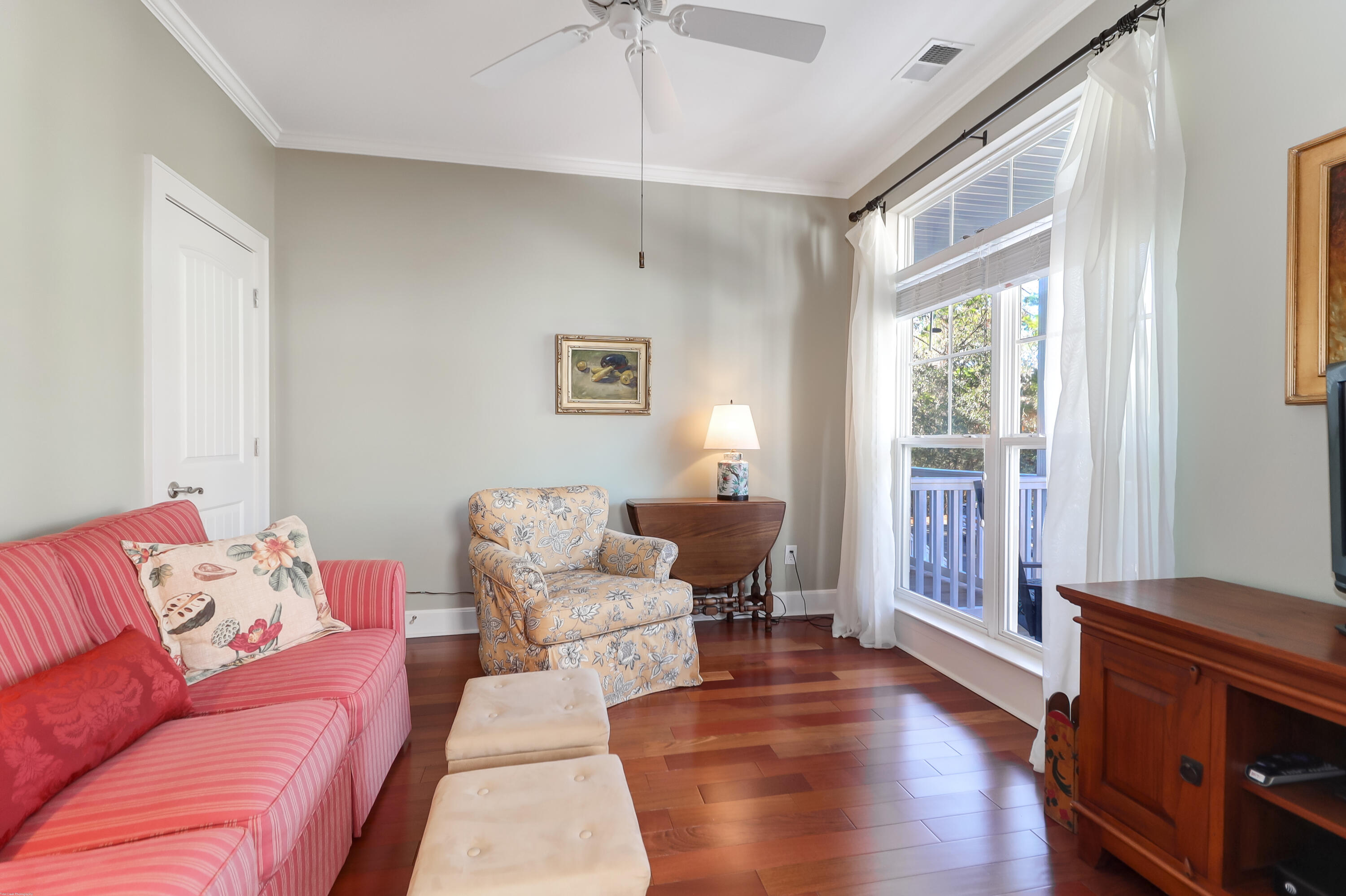 400 Kinloss Country Lane