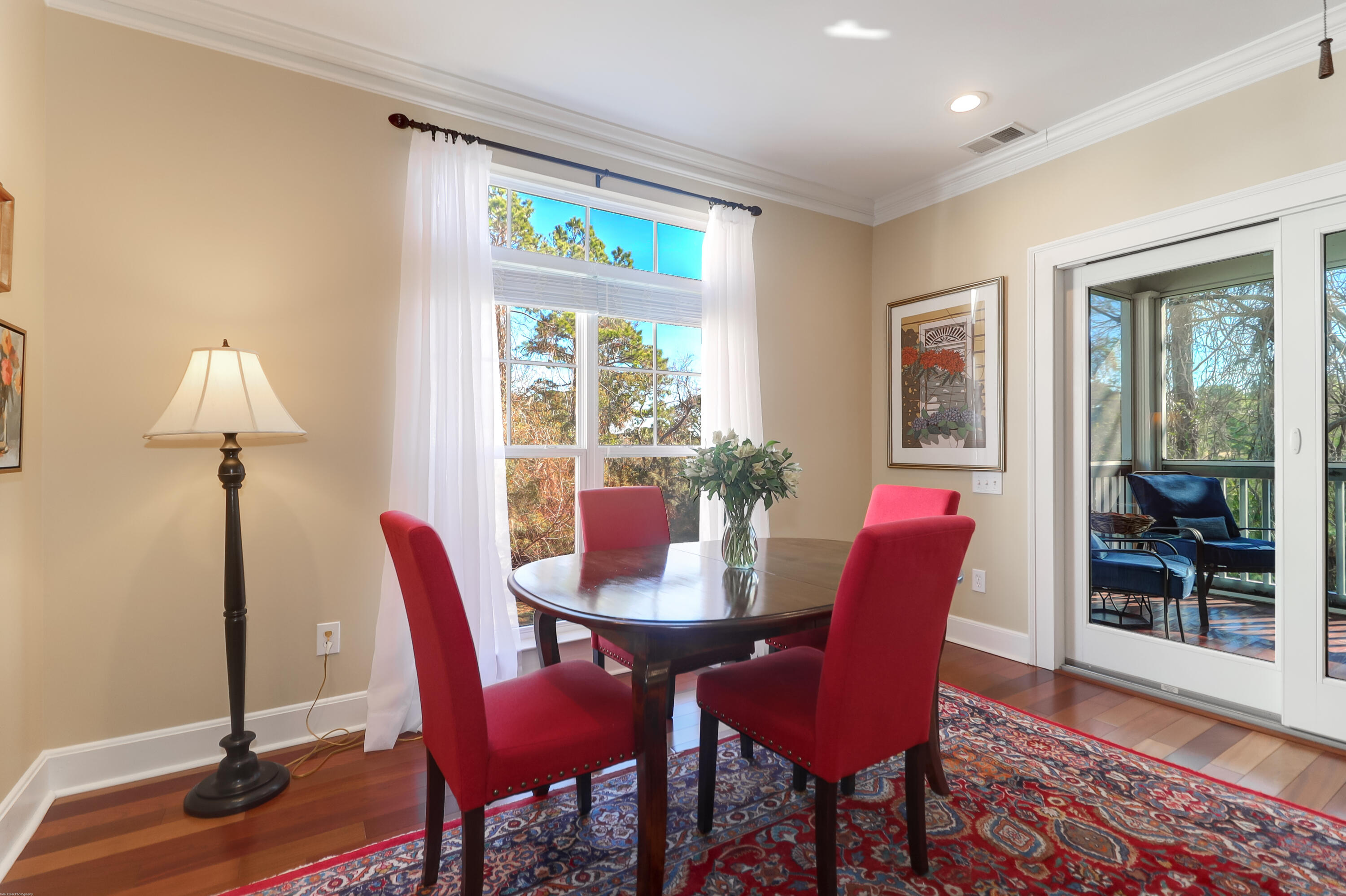 400 Kinloss Country Lane