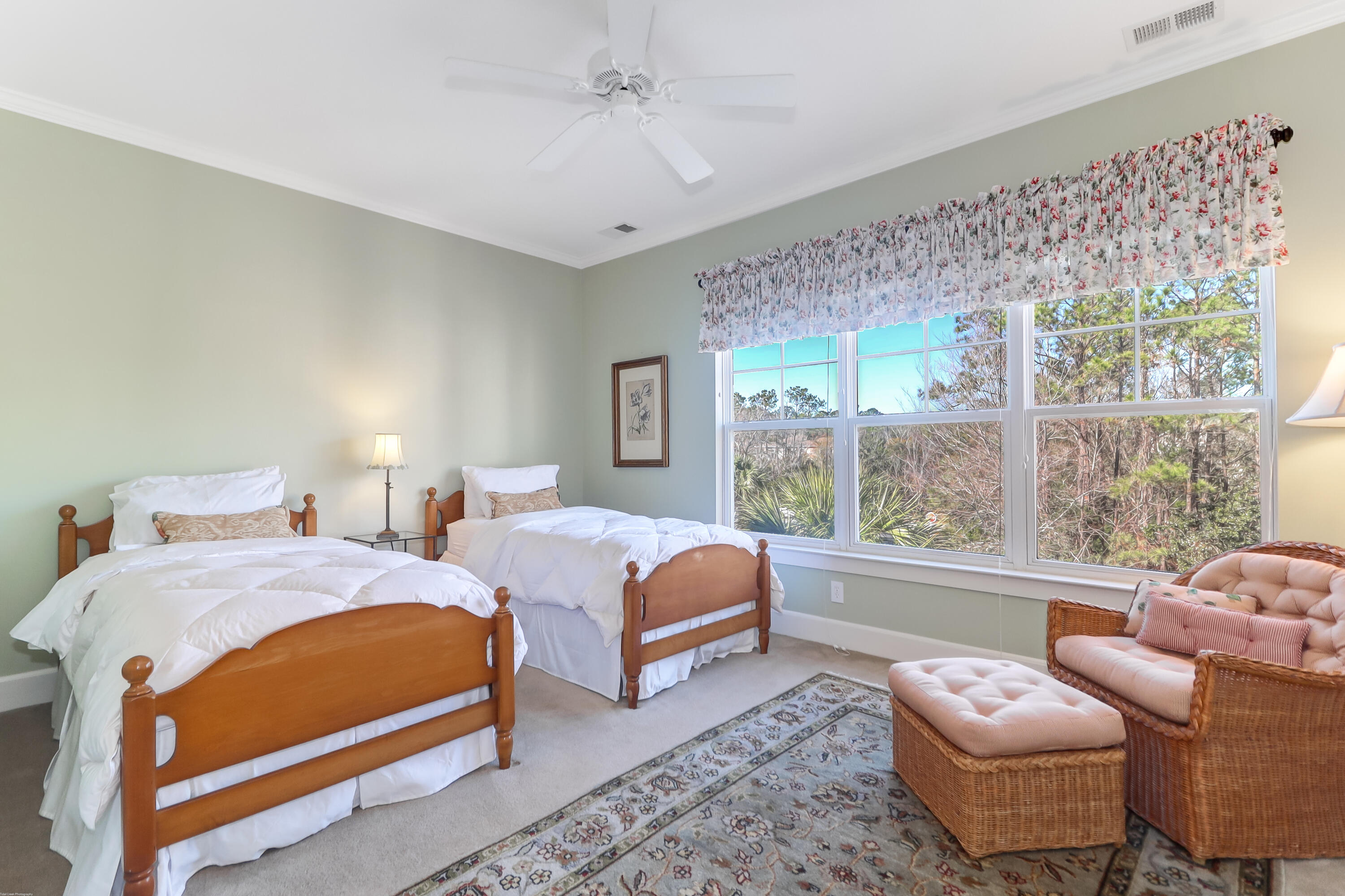 400 Kinloss Country Lane