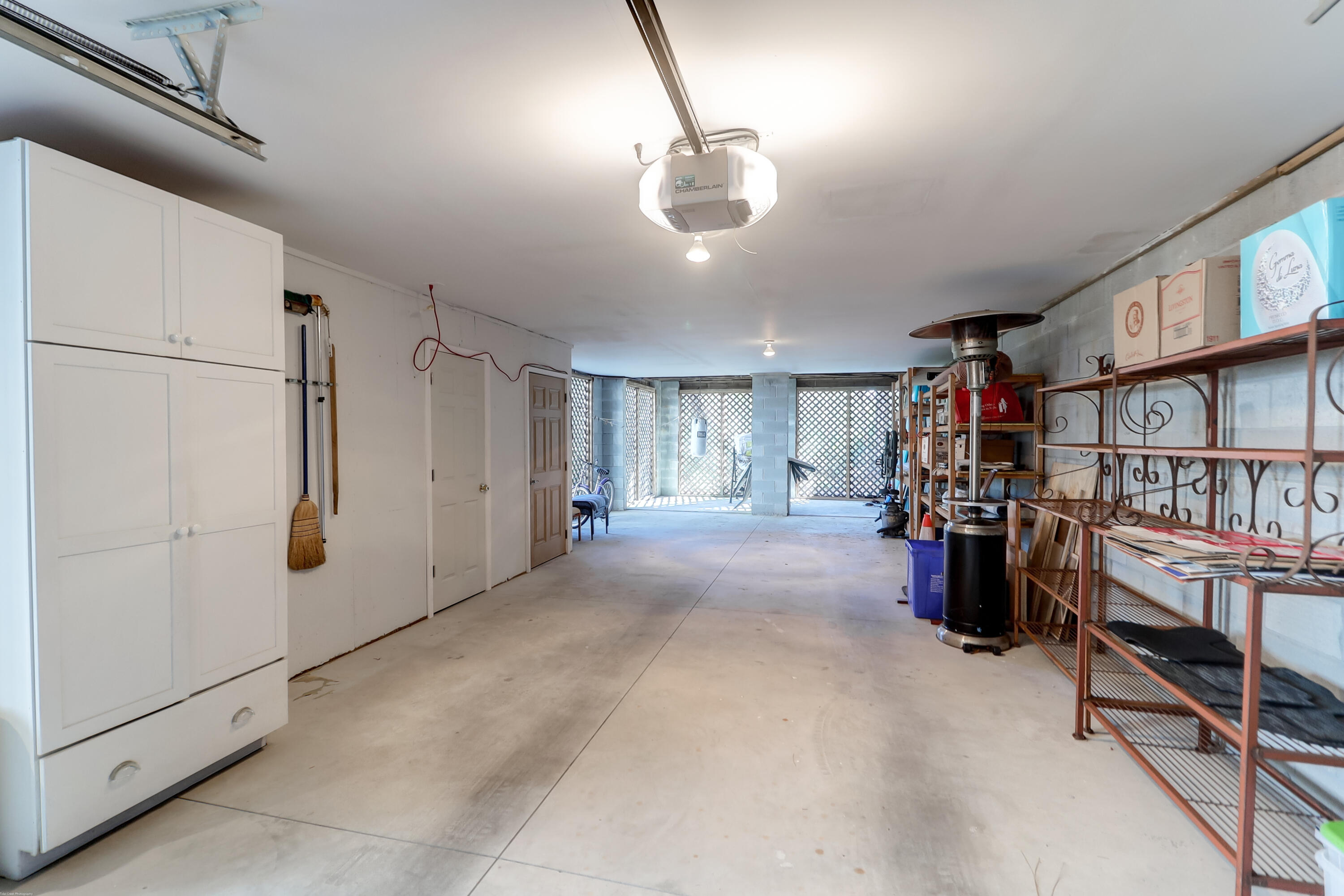 400 Kinloss Country Lane