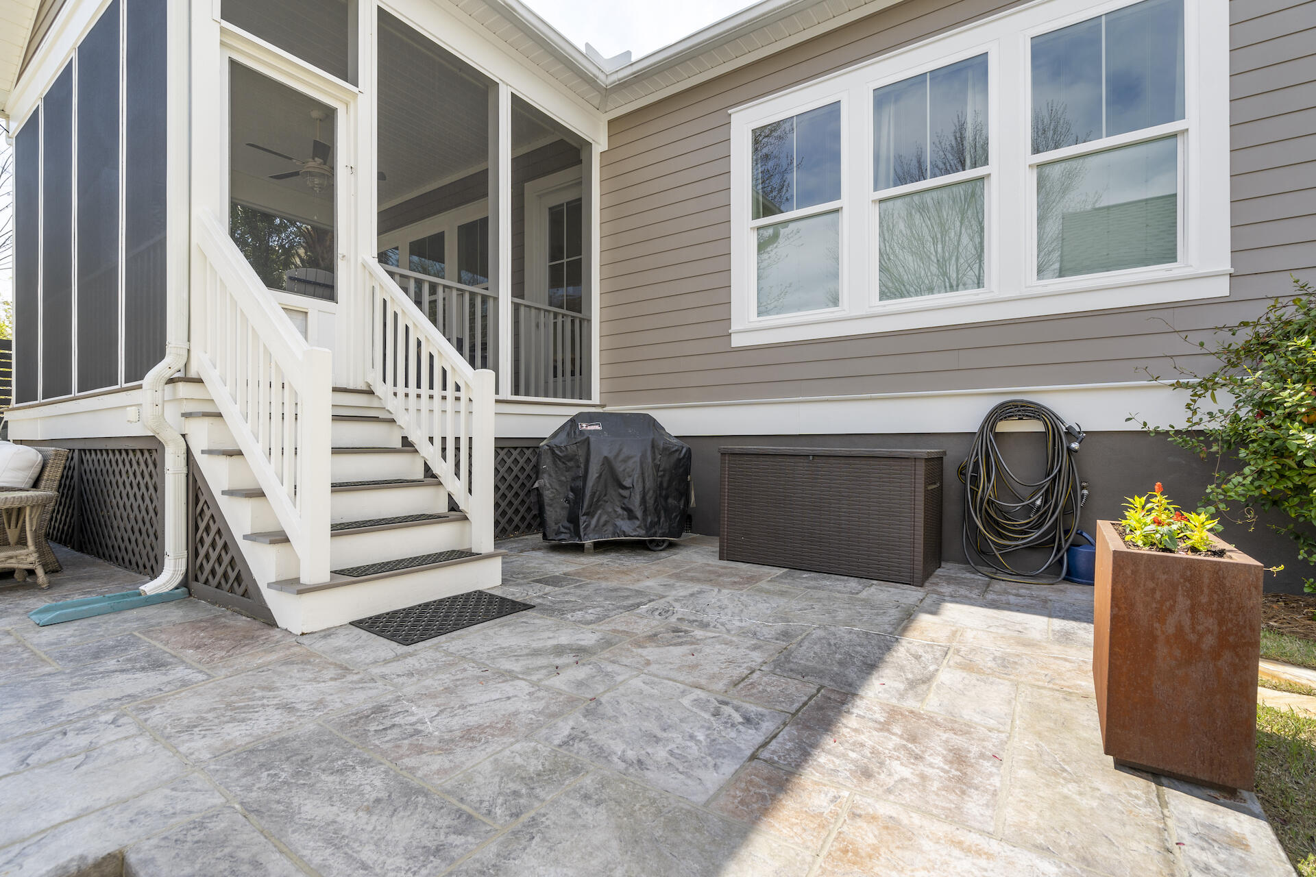 1706 Sailmaker Street