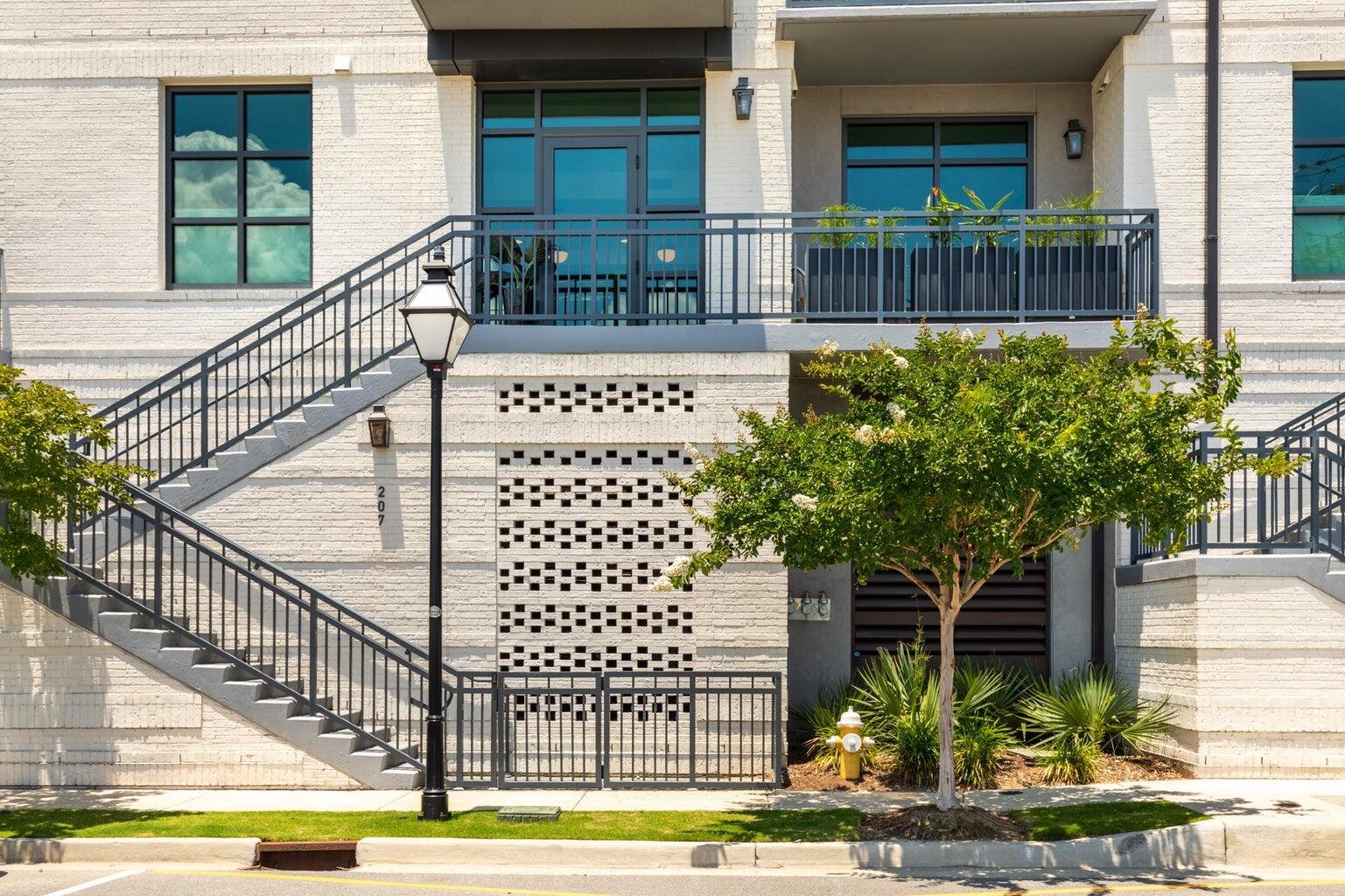 5 Gadsdenboro Street # 207