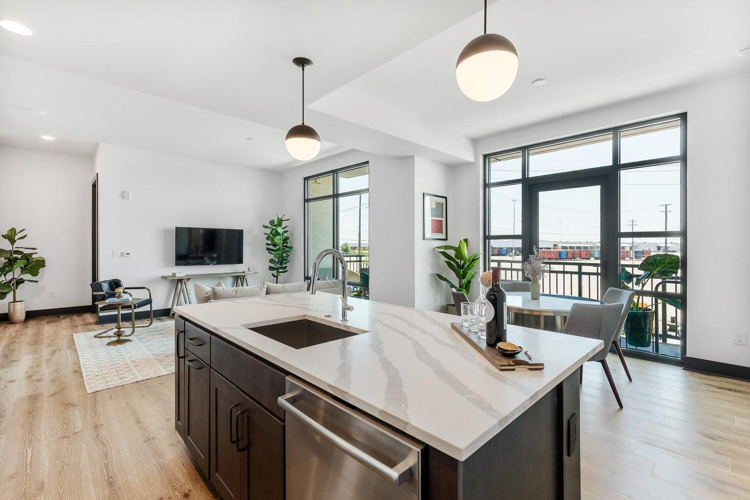 5 Gadsdenboro Street # 207