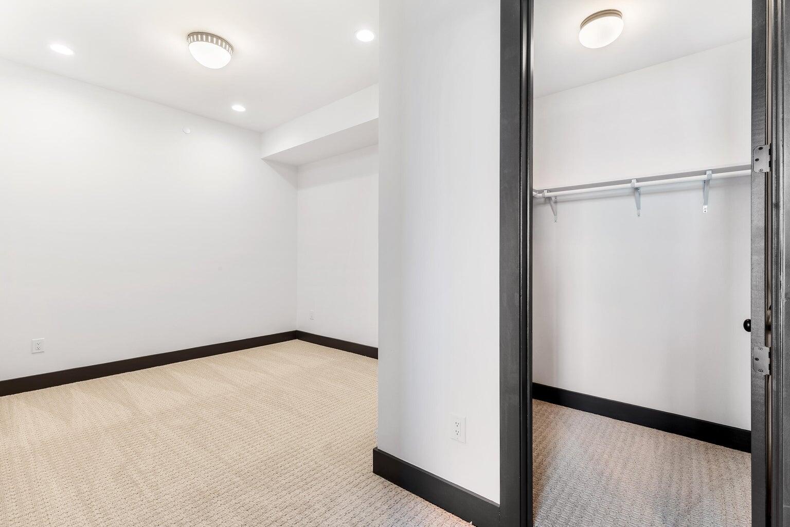 5 Gadsdenboro Street # 207