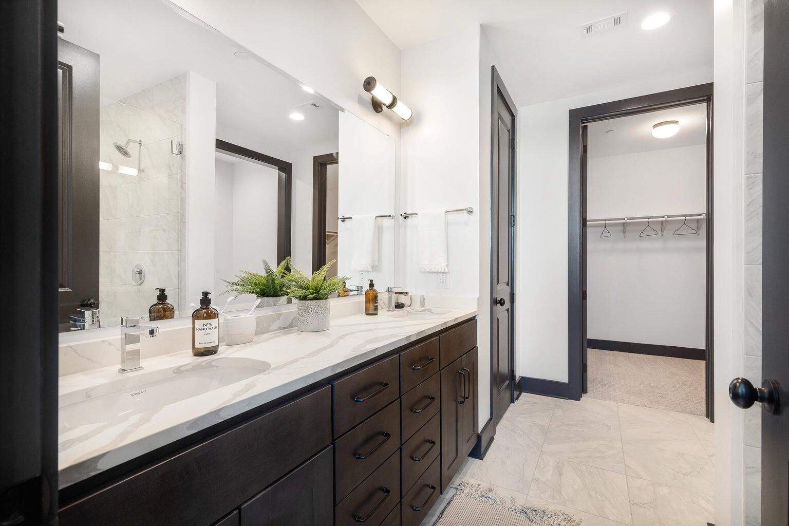 5 Gadsdenboro Street # 207