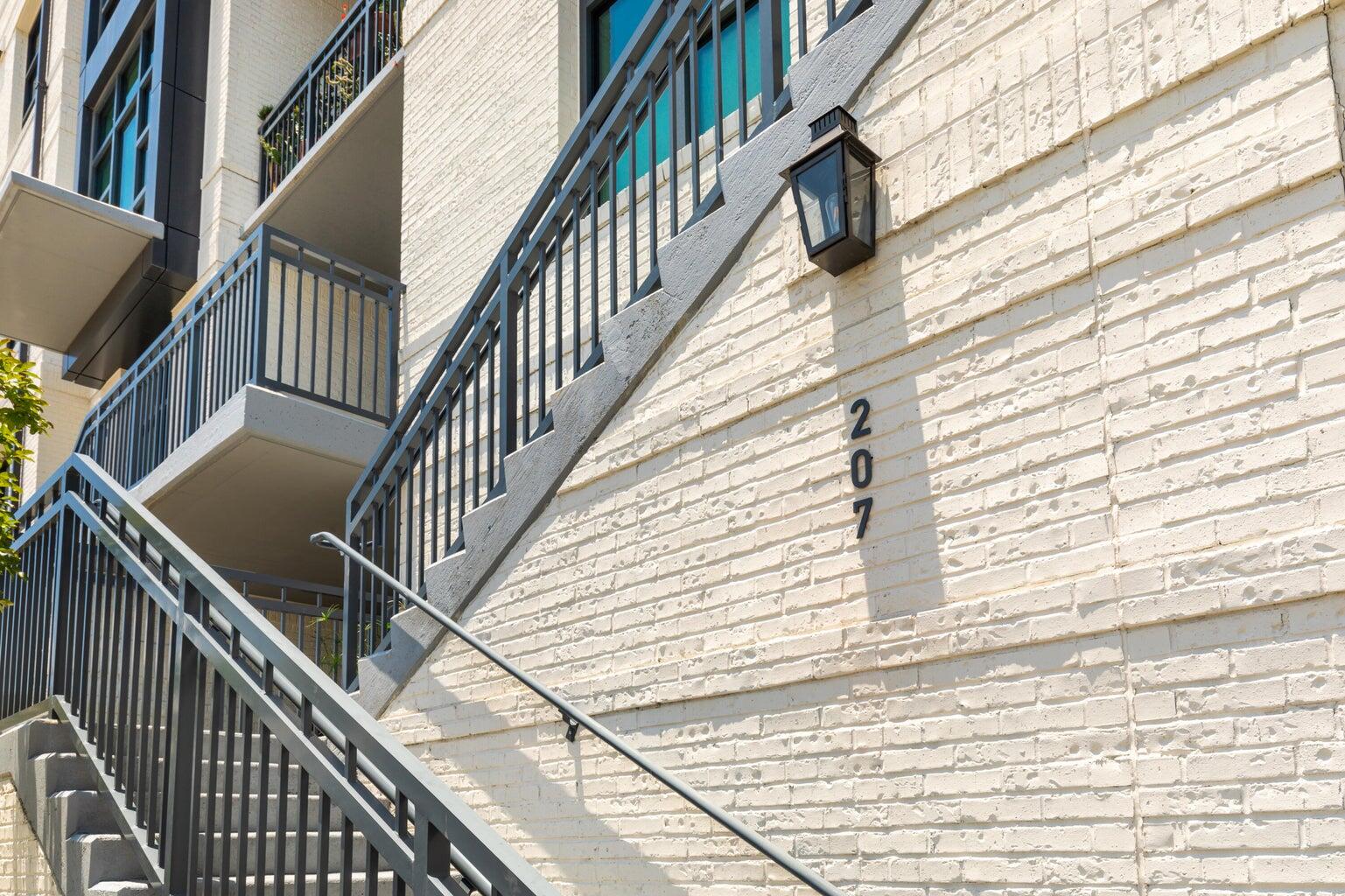 5 Gadsdenboro Street # 207