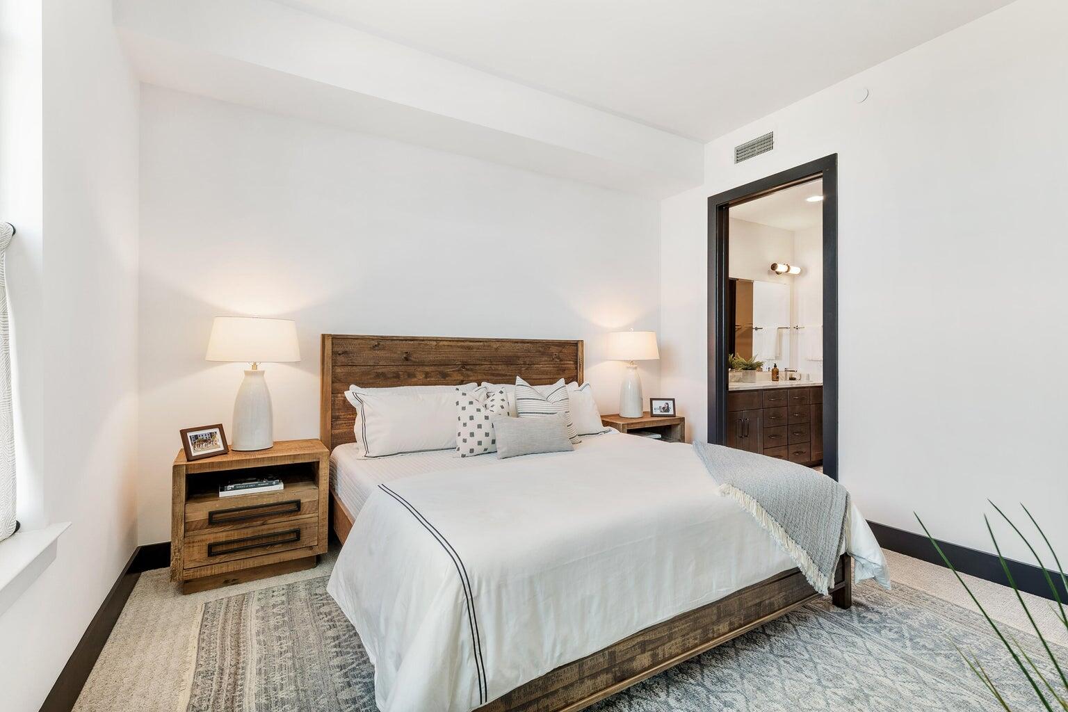 5 Gadsdenboro Street # 207