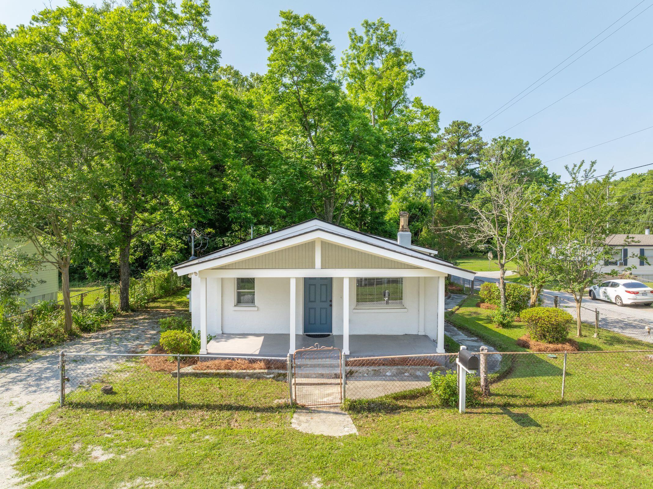 1533 Cantwell Street