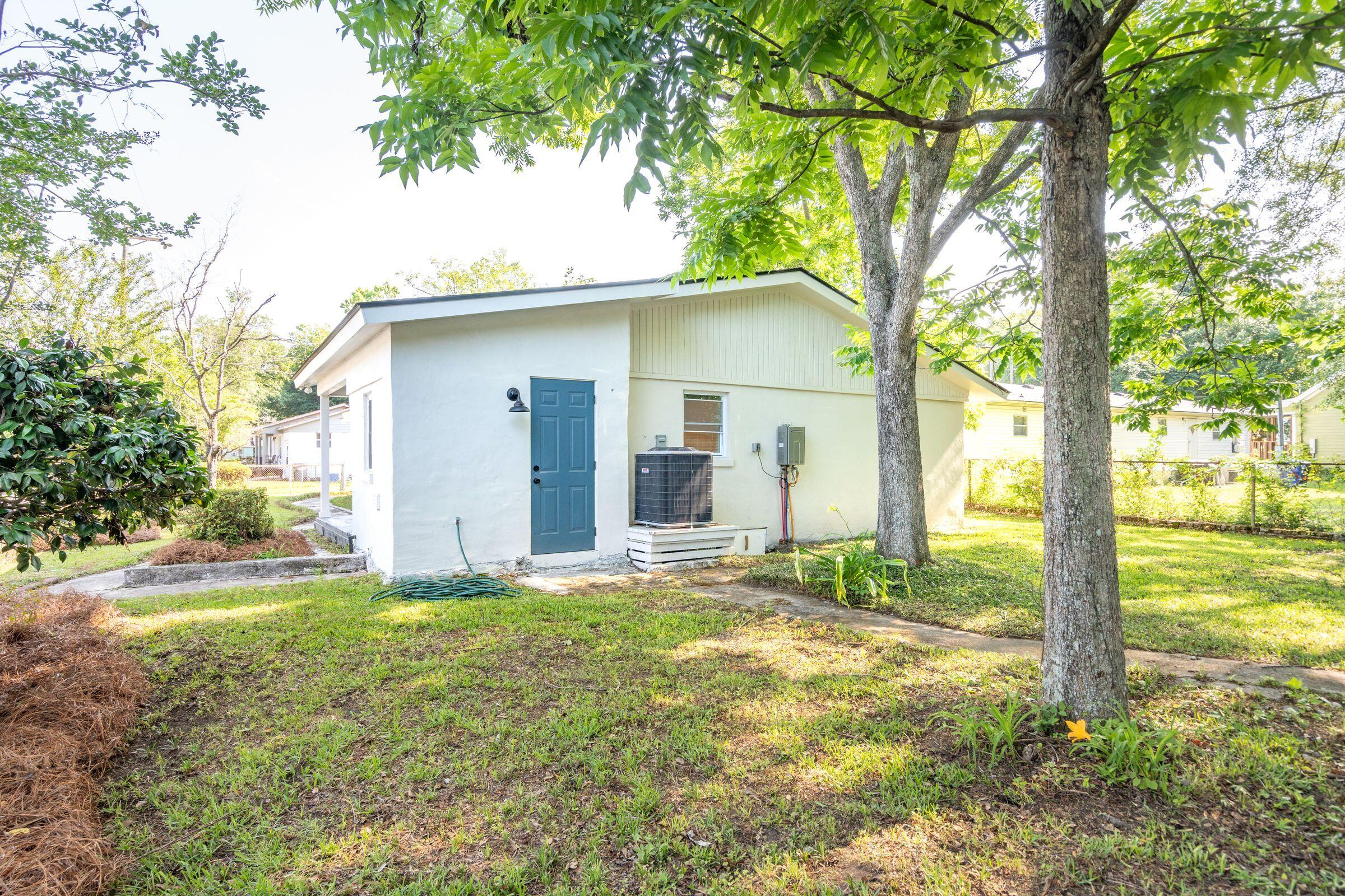 1533 Cantwell Street