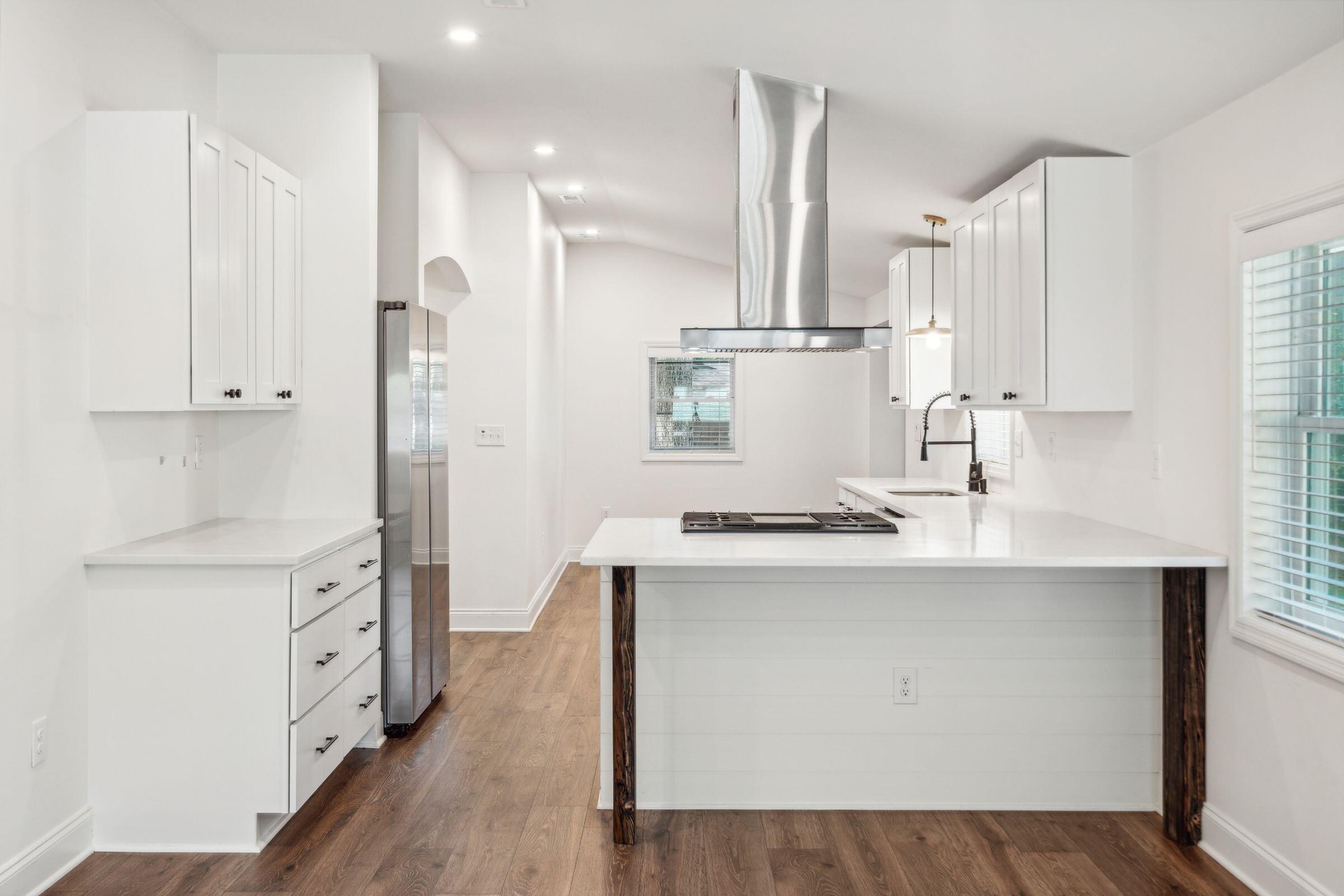 1533 Cantwell Street