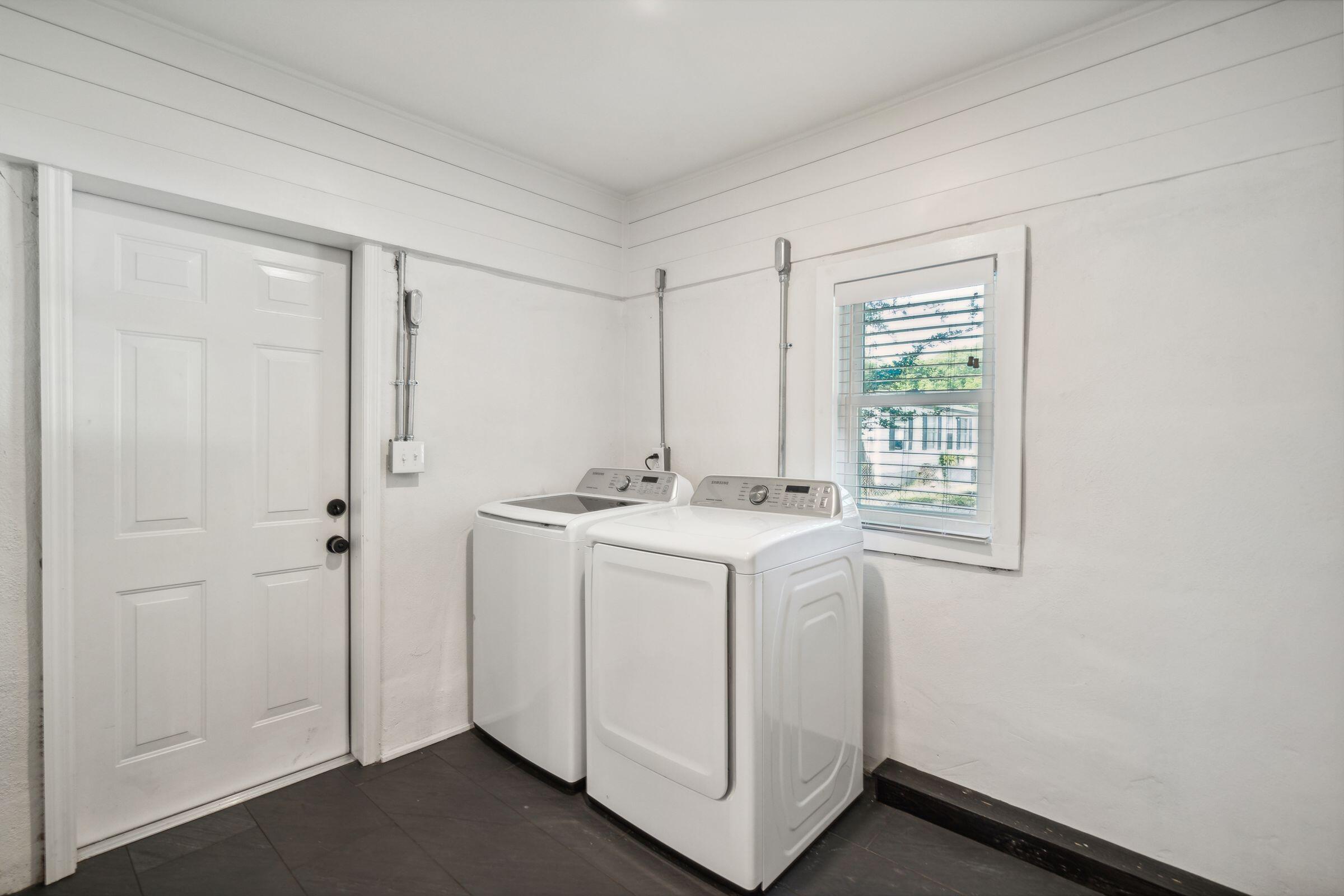 1533 Cantwell Street