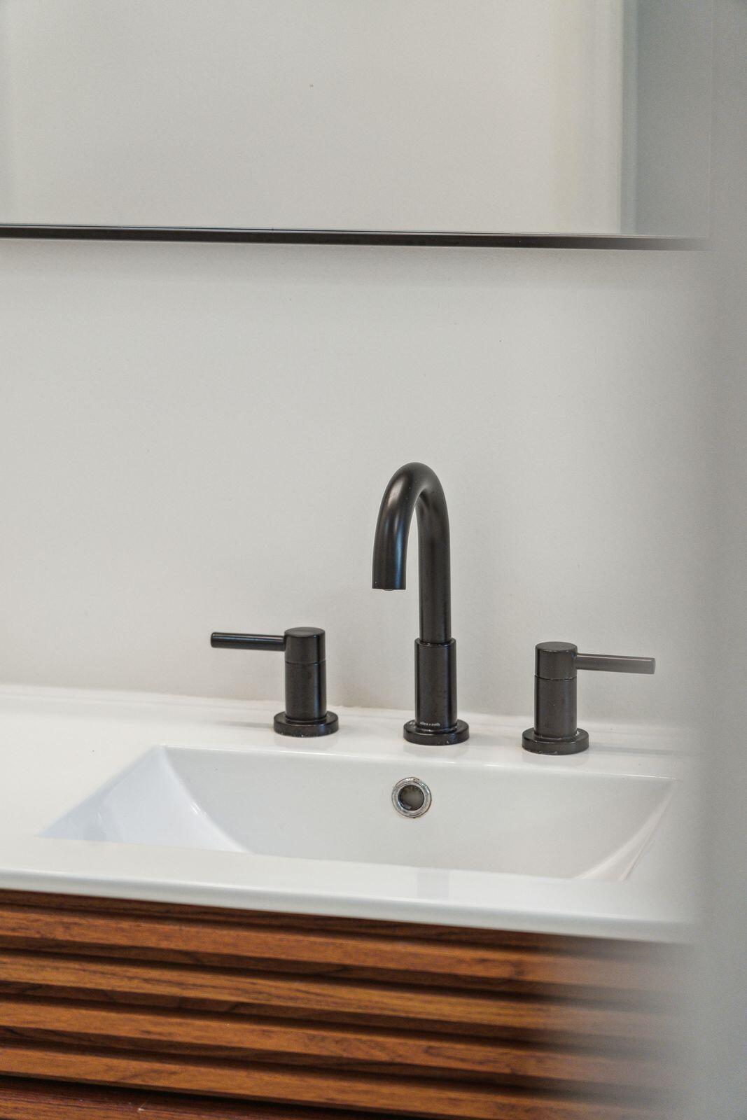 1533 Cantwell Street