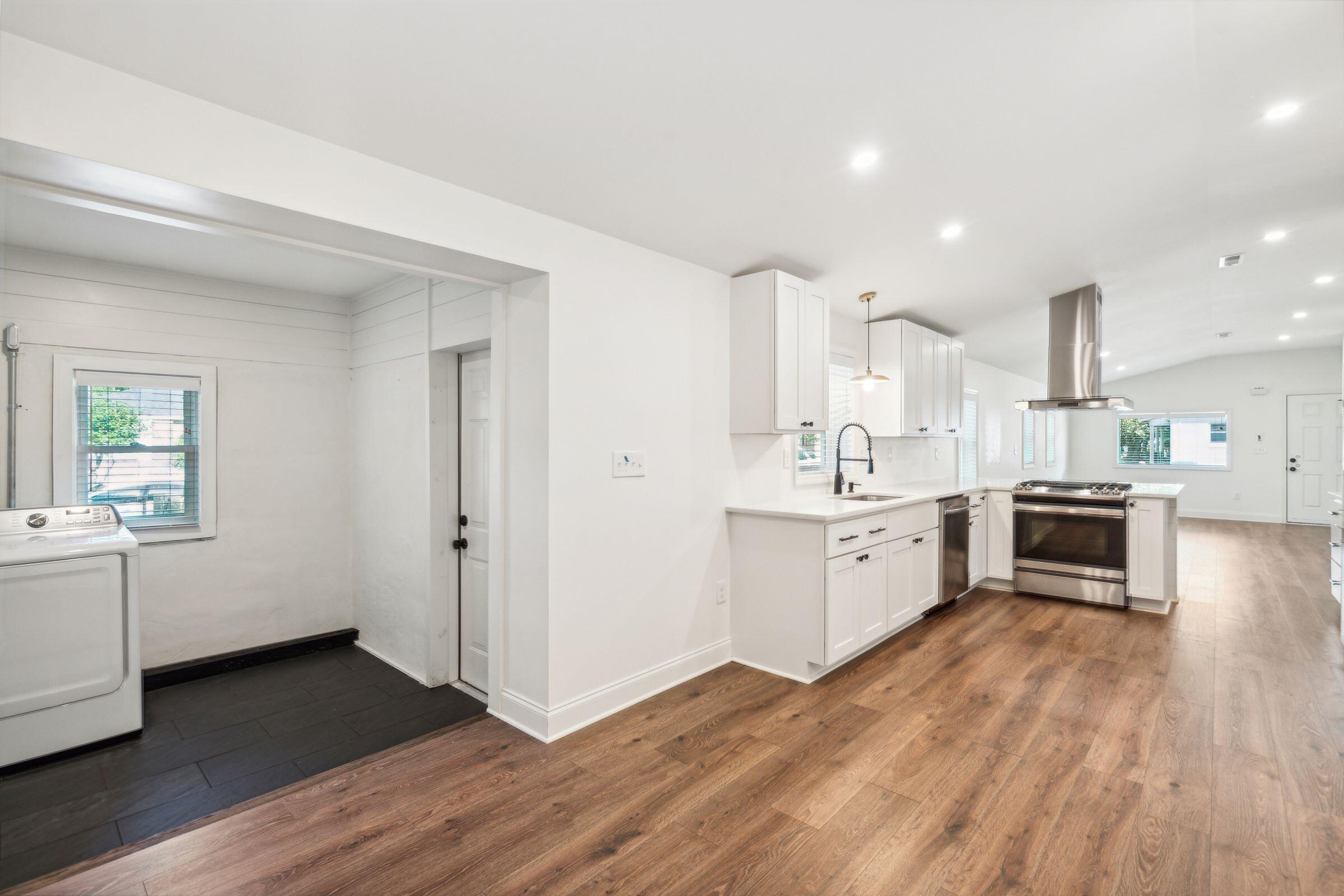 1533 Cantwell Street