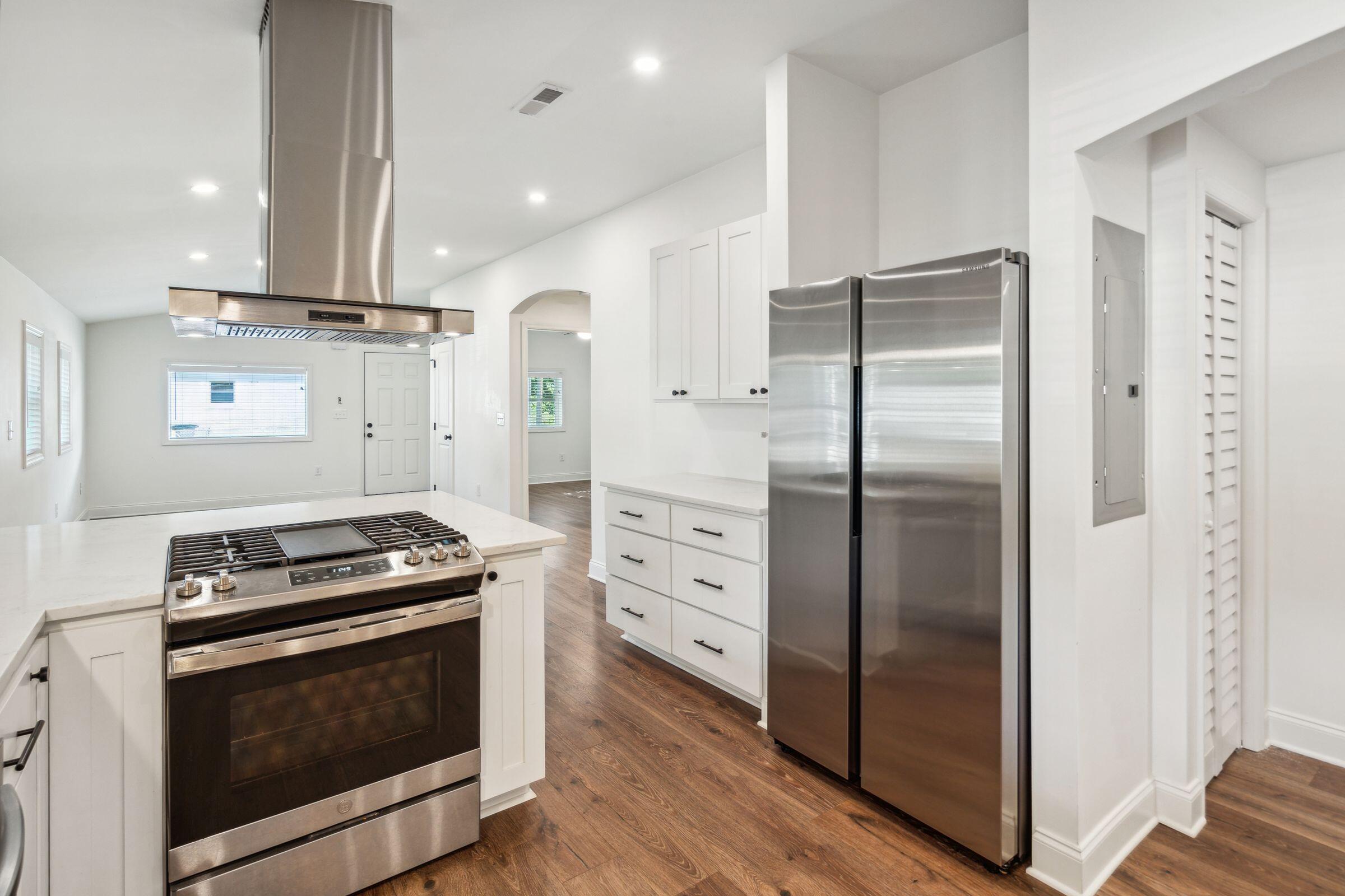 1533 Cantwell Street