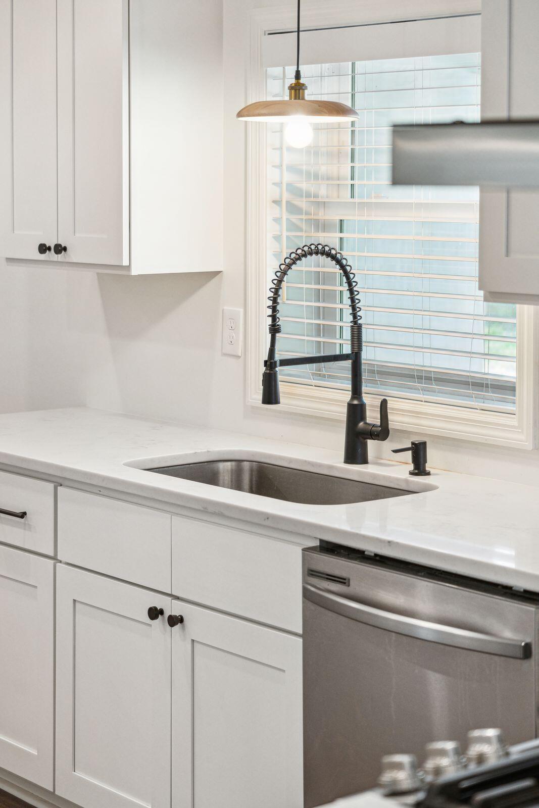 1533 Cantwell Street