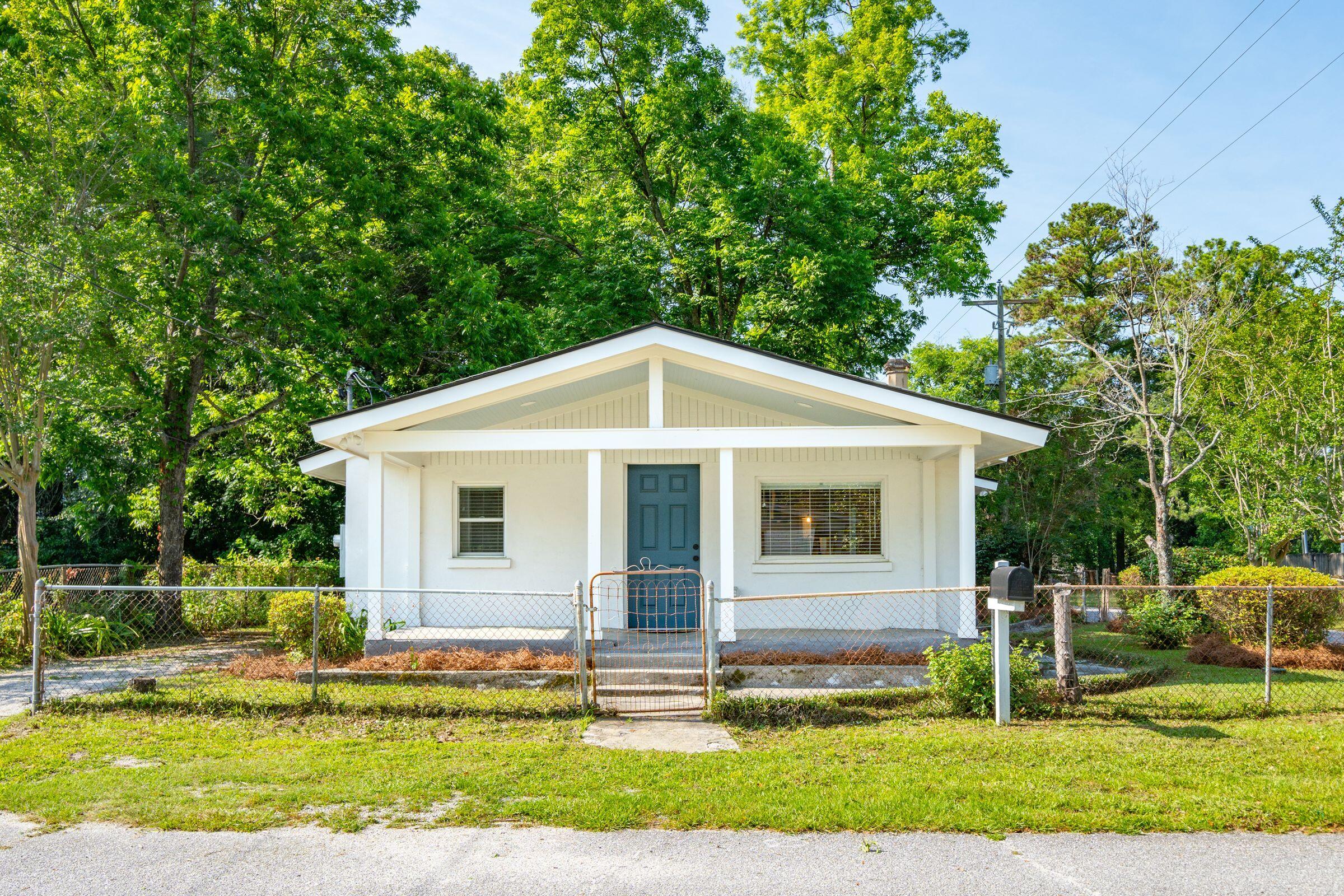 1533 Cantwell Street