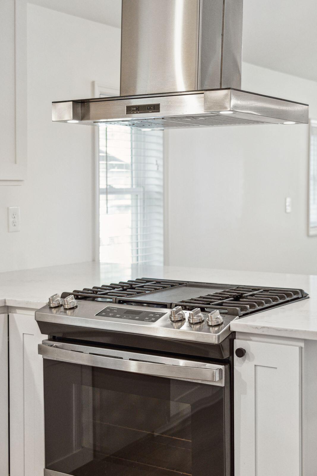 1533 Cantwell Street