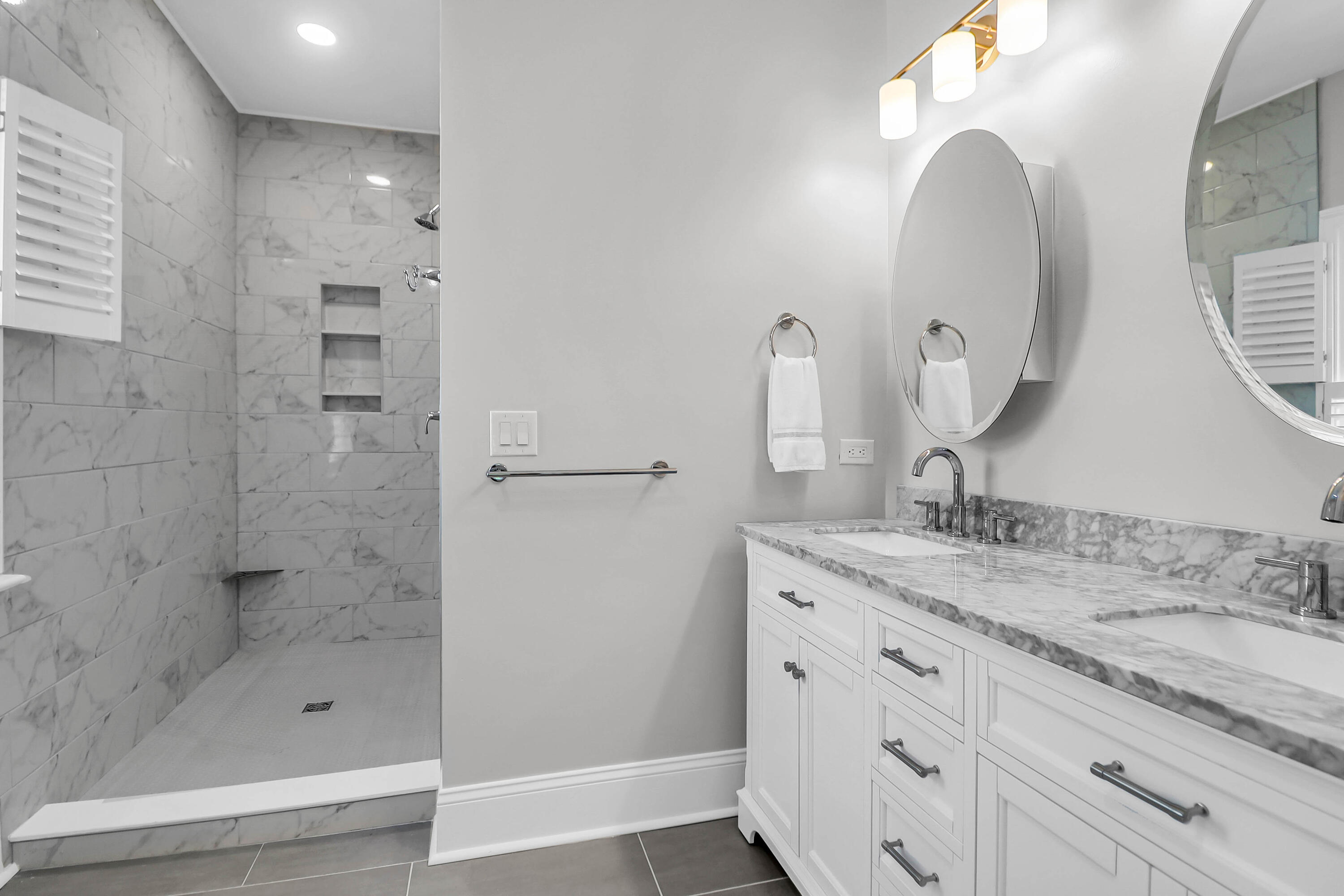 340 N Shelmore Boulevard