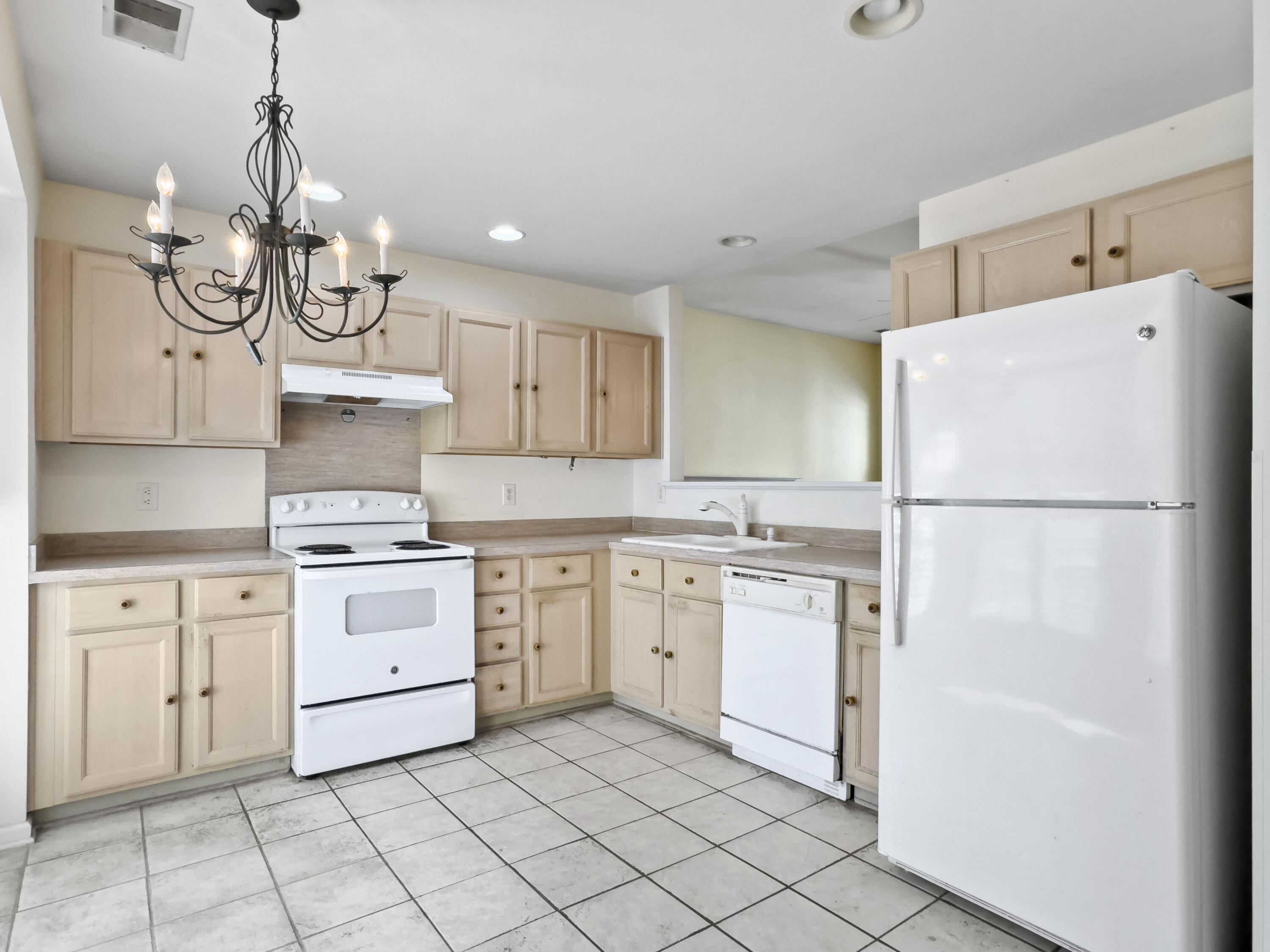 1505 Sweet Myrtle Circle